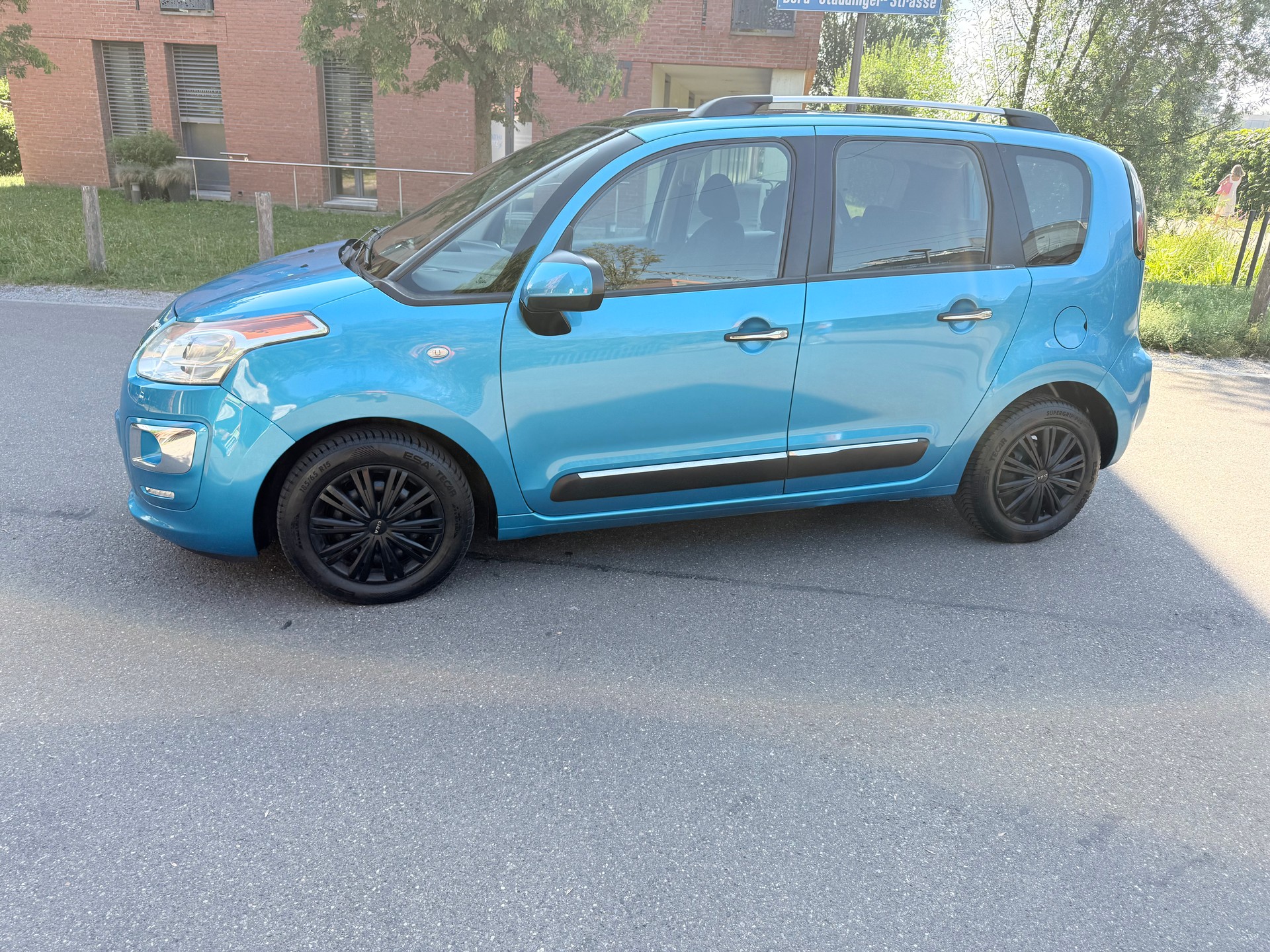 CITROEN C3 Picasso 1.4i 16V Exclusive-image-11