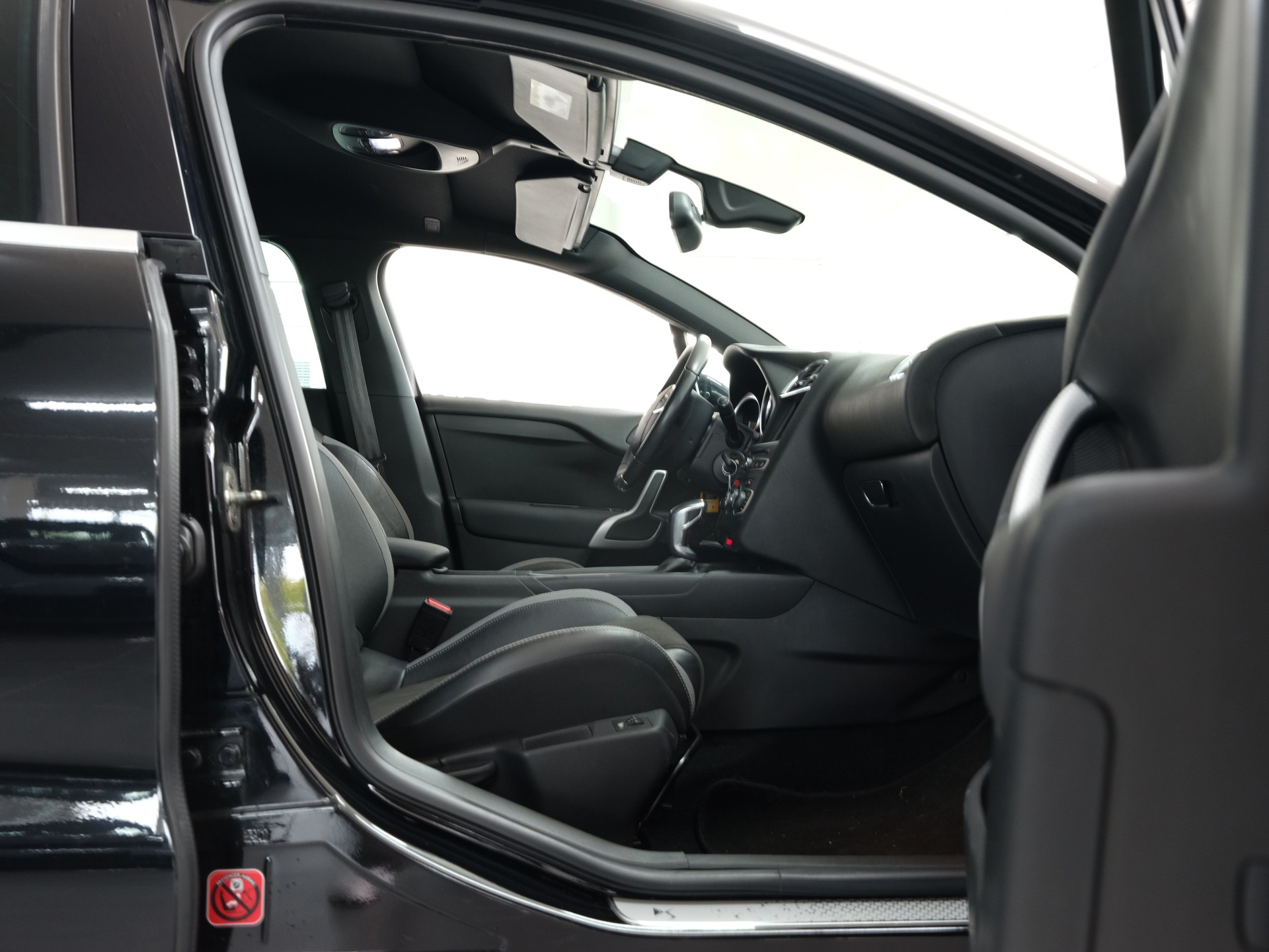 DS AUTOMOBILES DS 4 1.6 BlueHDi Performance Line Automatic *Sitzheizung* *PDC Vorne & Hinten*-image-22