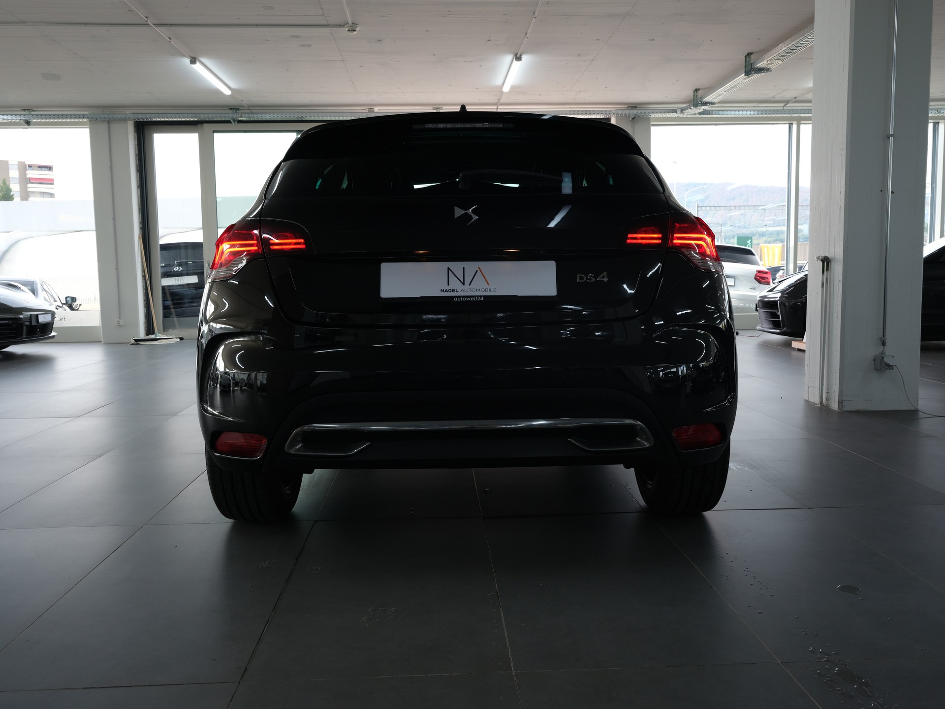 DS AUTOMOBILES DS 4 1.6 BlueHDi Performance Line Automatic *Sitzheizung* *PDC Vorne & Hinten*-showroom-element-3