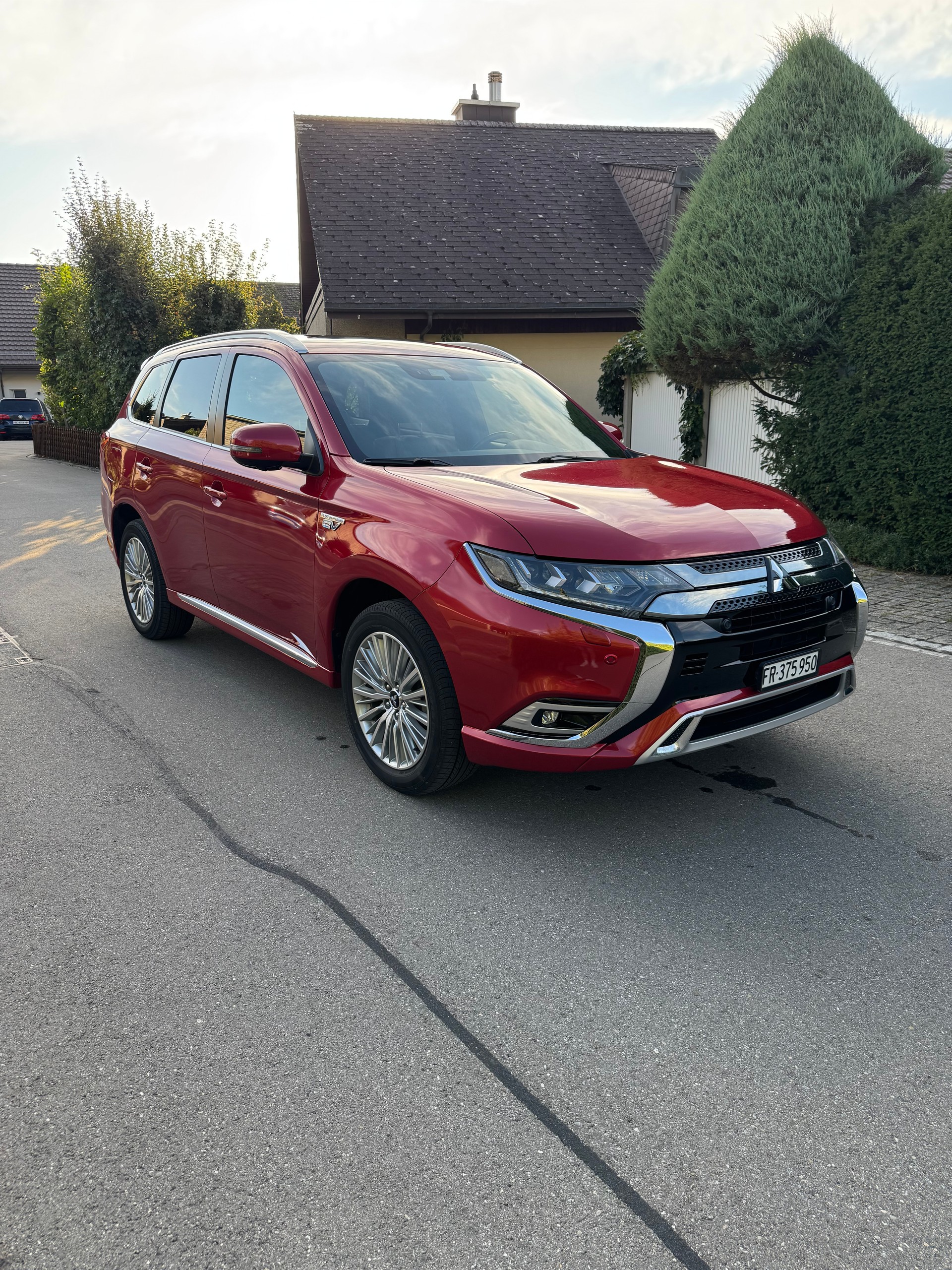 MITSUBISHI 2.4 PHEV Diamond-image-5