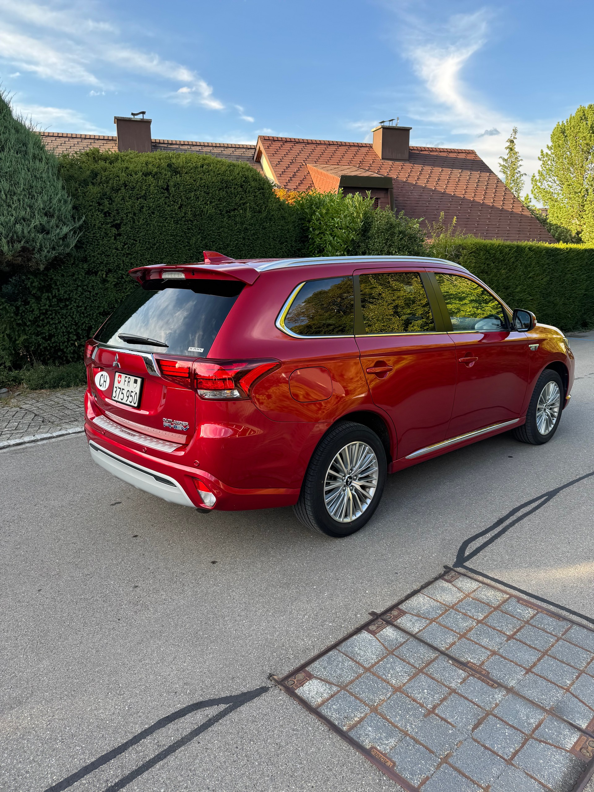 MITSUBISHI 2.4 PHEV Diamond-image-3