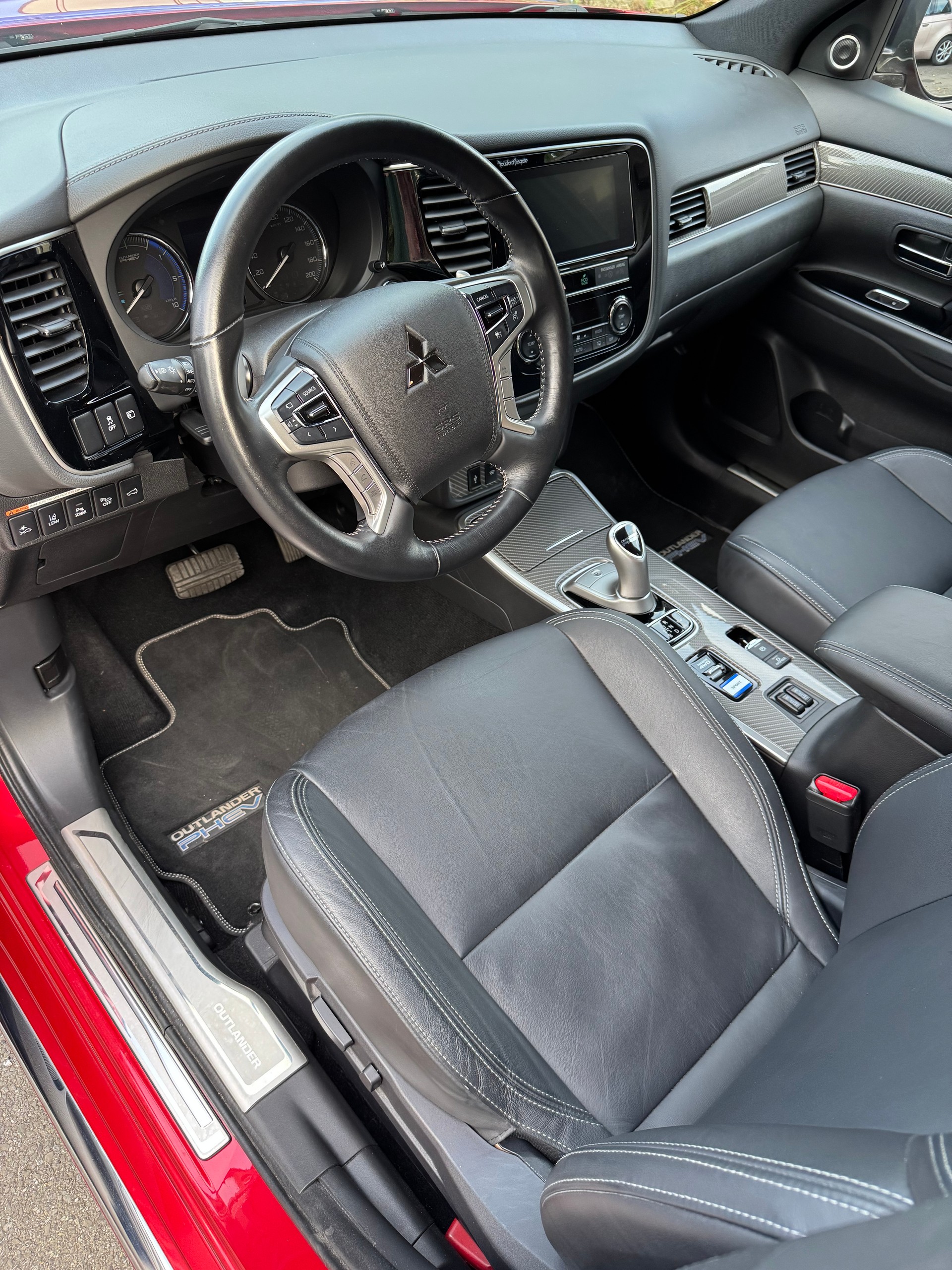 MITSUBISHI 2.4 PHEV Diamond-image-7