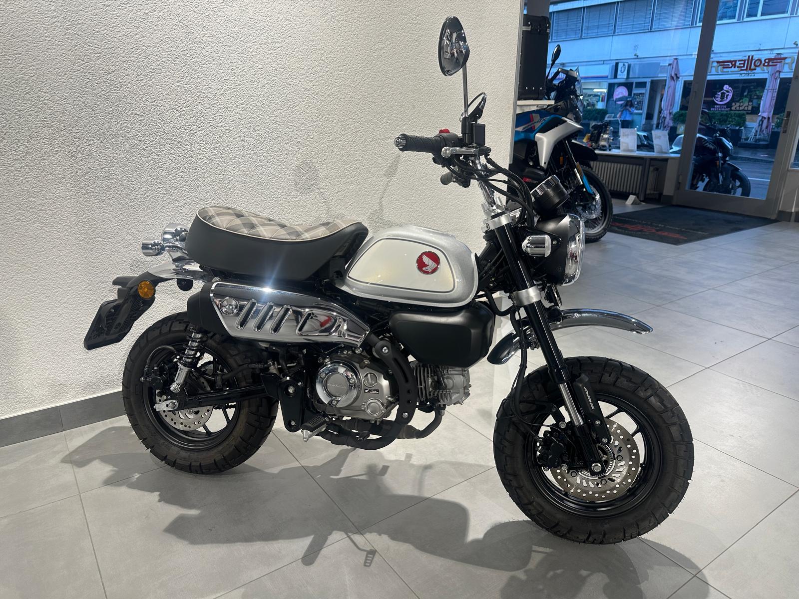 HONDA Monkey 125 ABS | Occasion | nur 720 km | Top Zustand-image-4