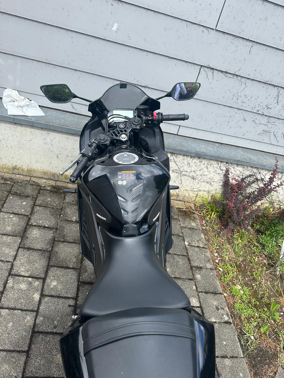 YAMAHA YZF-R3-image-5