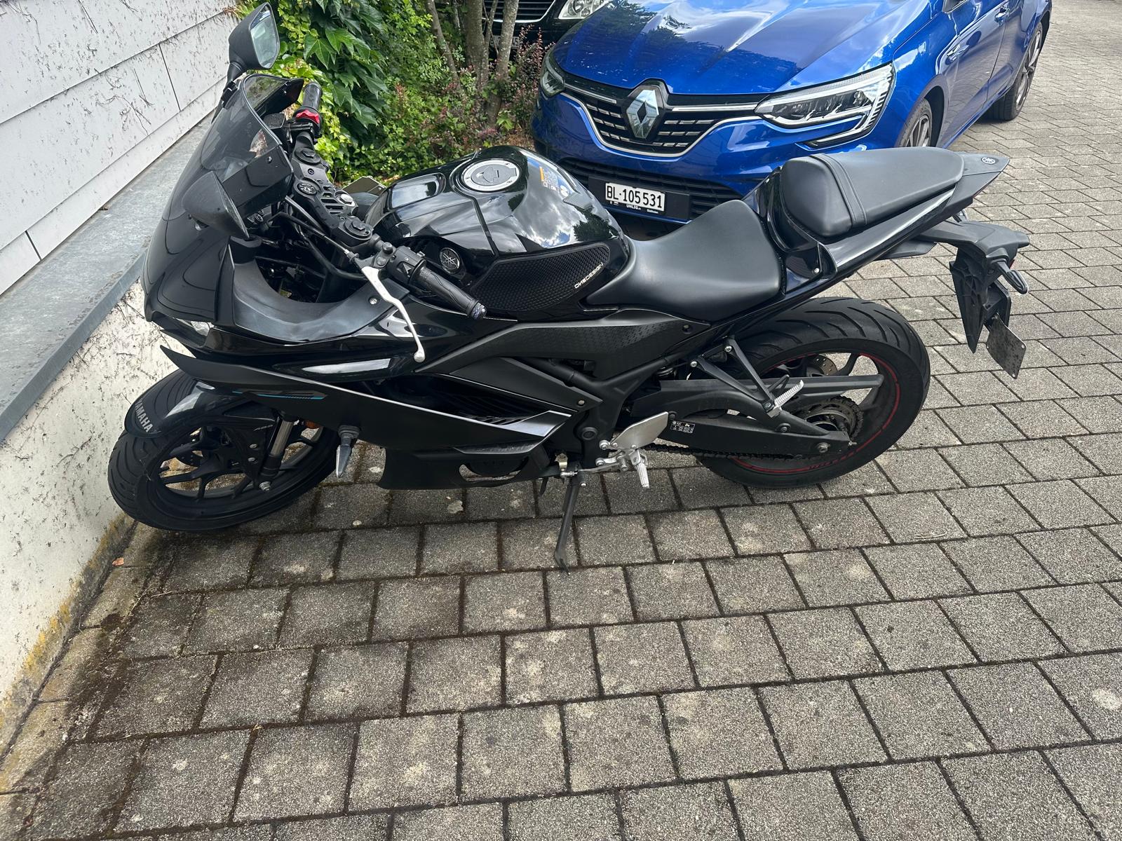 YAMAHA YZF-R3-image-1