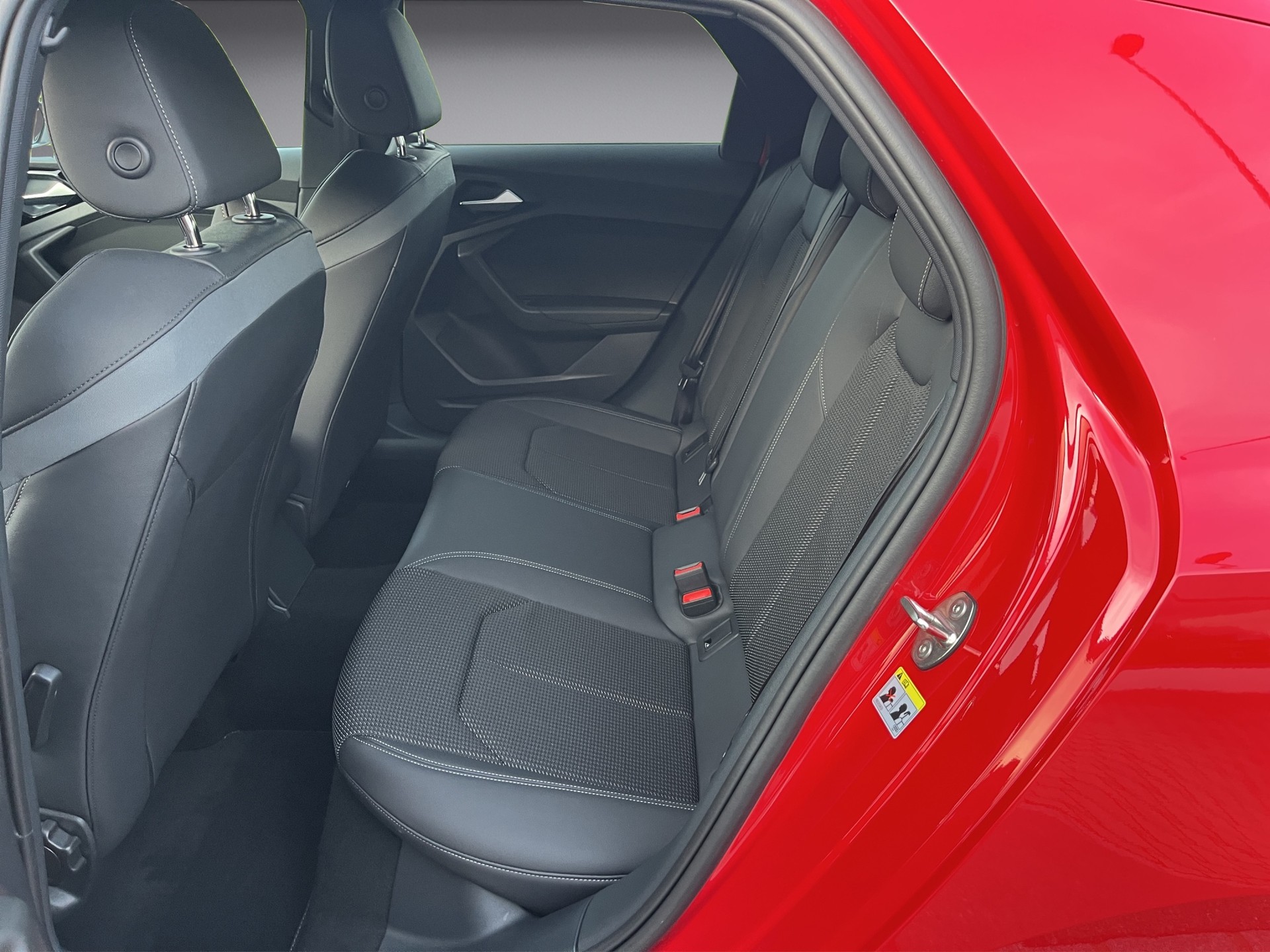 AUDI A1 Sportback 40 TFSI S Line S-tronic*Red/Black, Sportsitze, (5-Jahre Garantie)-image-11