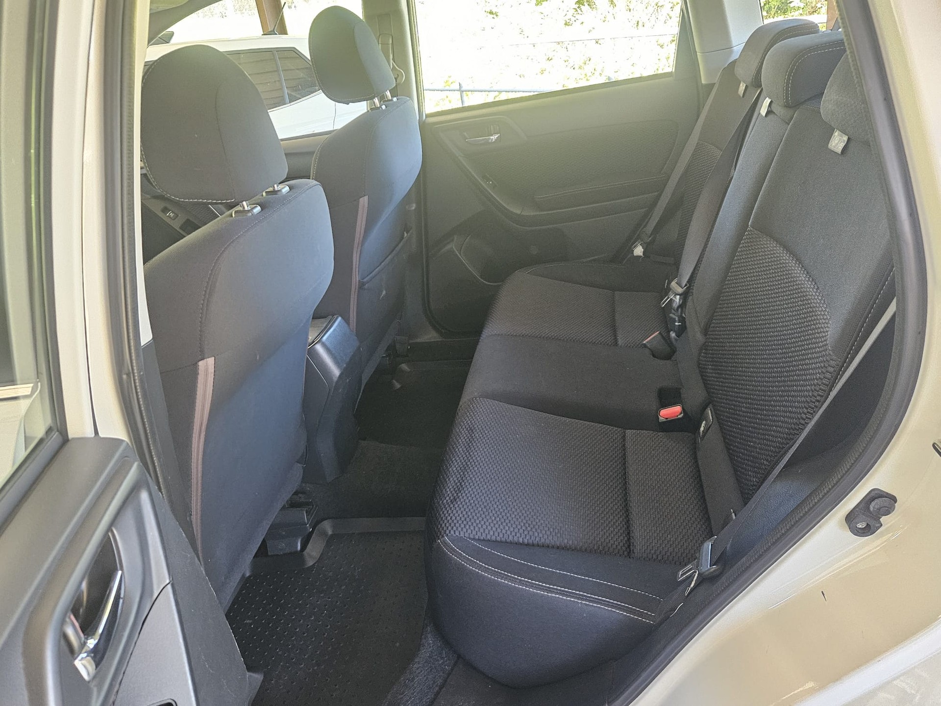 SUBARU Forester 2.0i Swiss Plus Lineartronic-image-11