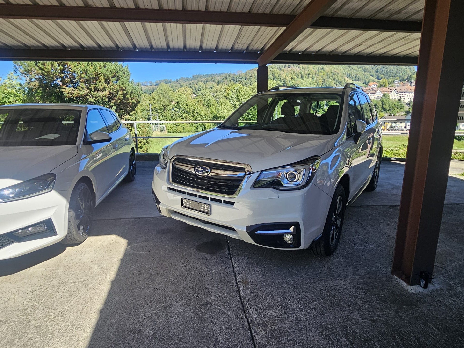 SUBARU Forester 2.0i Swiss Plus Lineartronic-image-2
