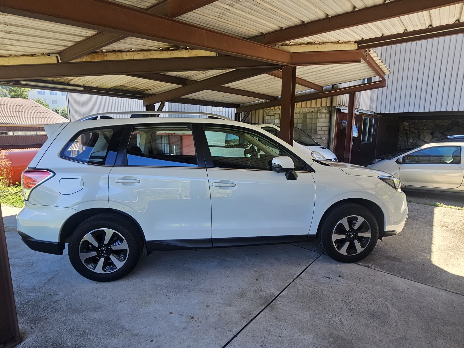 SUBARU Forester 2.0i Swiss Plus Lineartronic-image-5