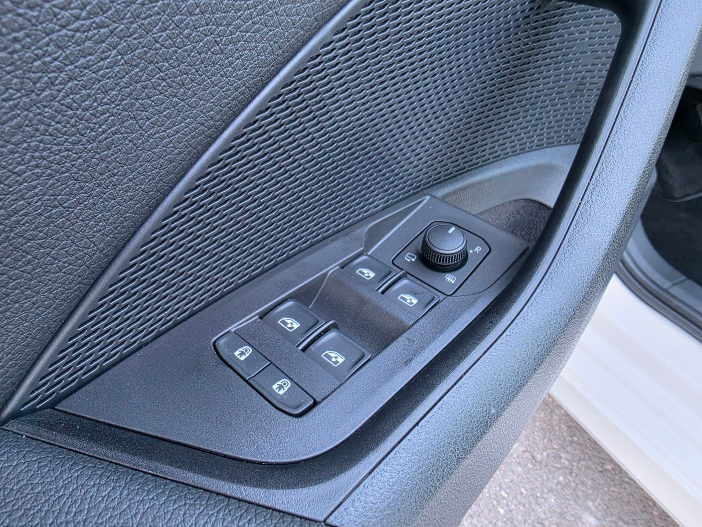 SKODA Octavia Combi 1.5 TSI mHEV DSG Selection-image-14