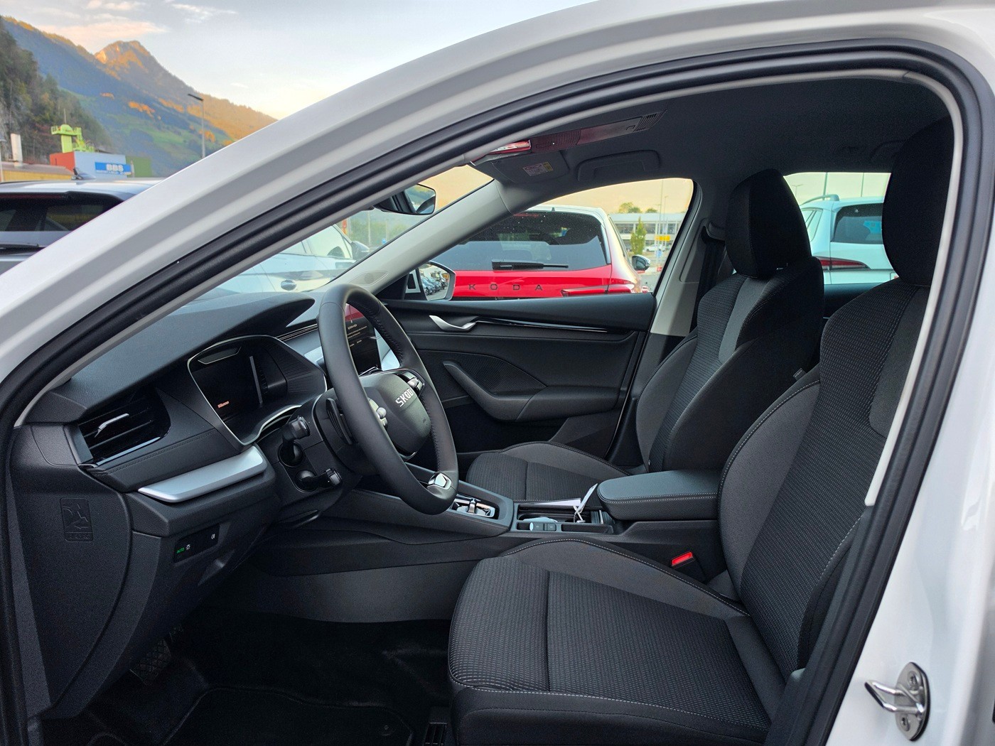SKODA Octavia Combi 1.5 TSI mHEV DSG Selection-image-6