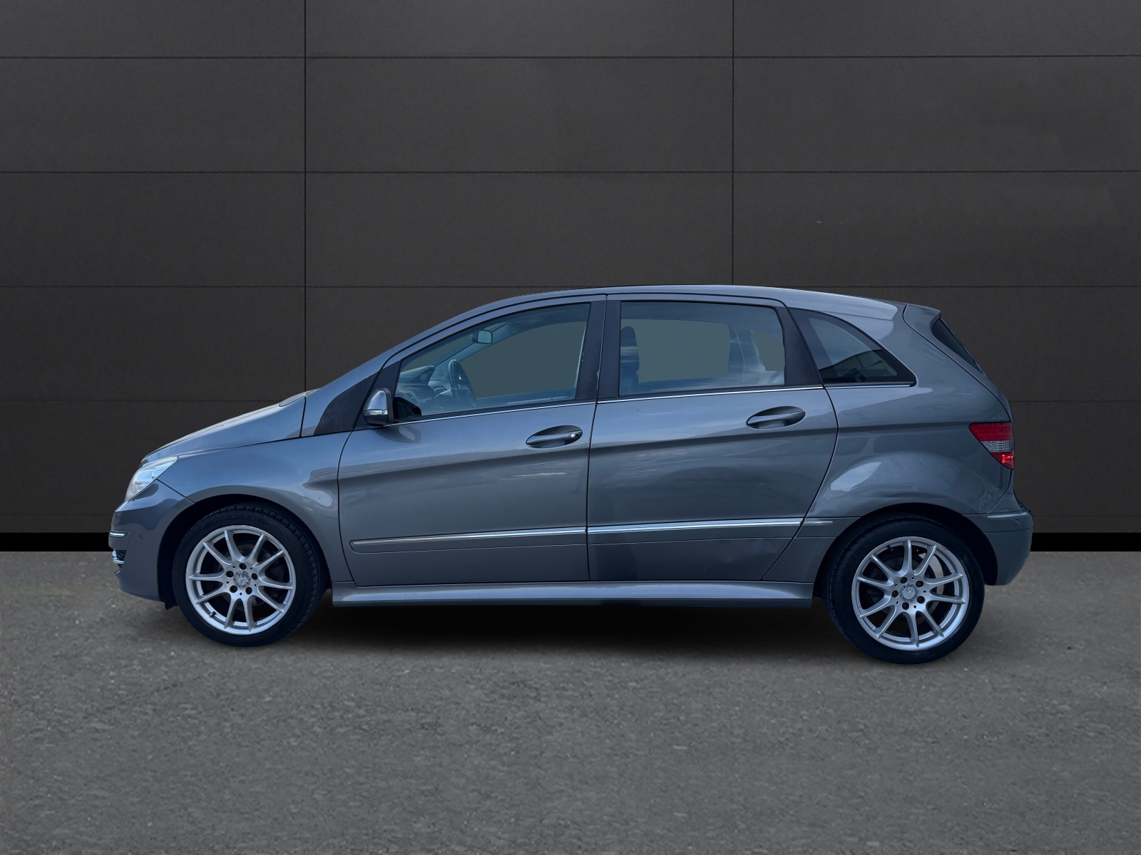 MERCEDES-BENZ B 180 Selection Autotronic-showroom-element-1