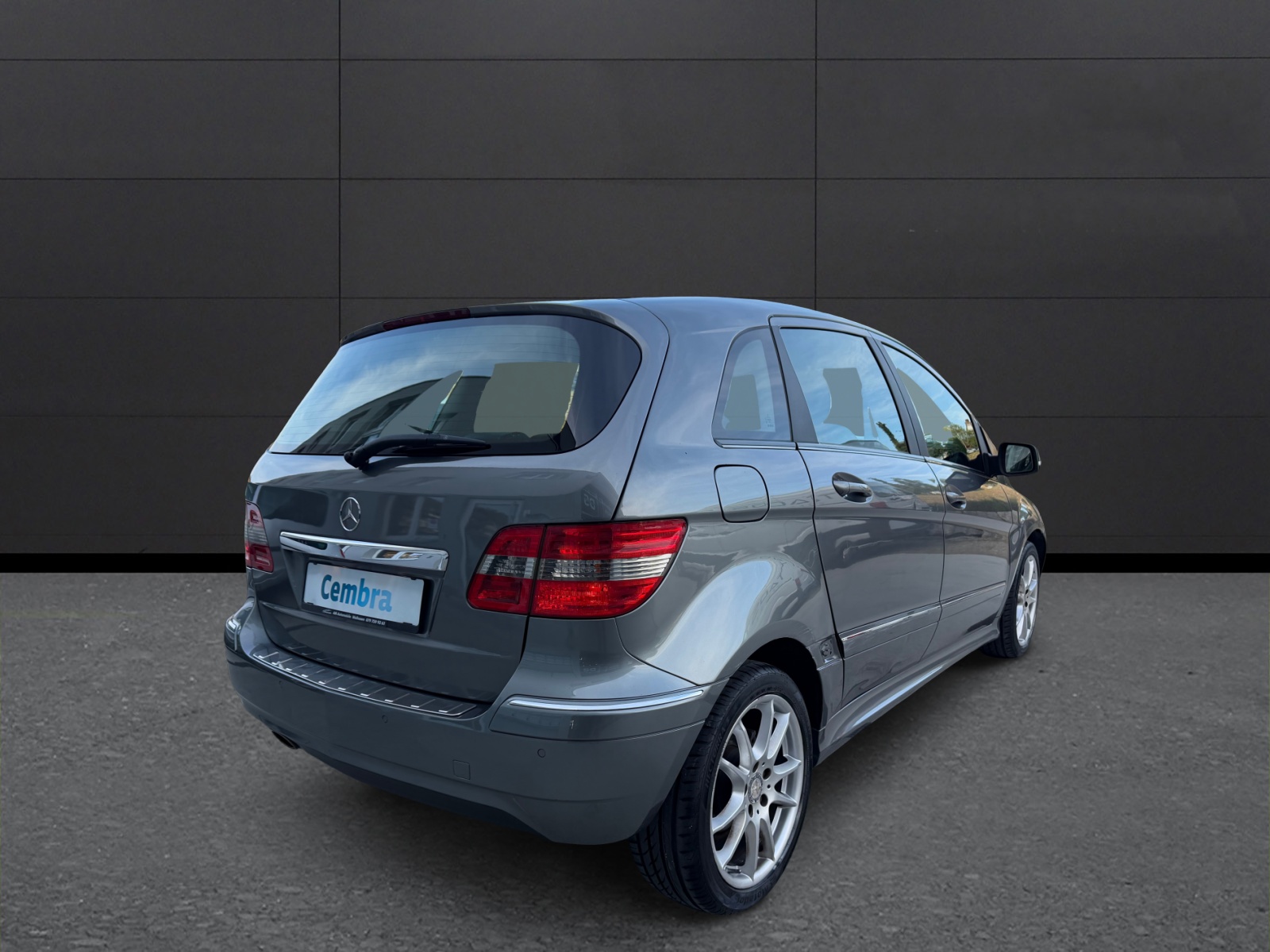 MERCEDES-BENZ B 180 Selection Autotronic-image-4