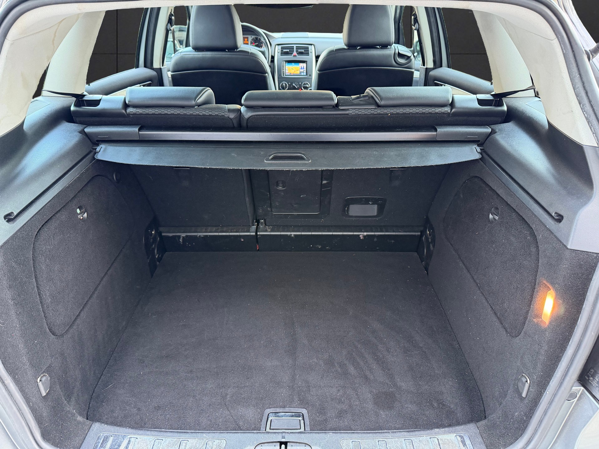 MERCEDES-BENZ B 180 Selection Autotronic-image-17