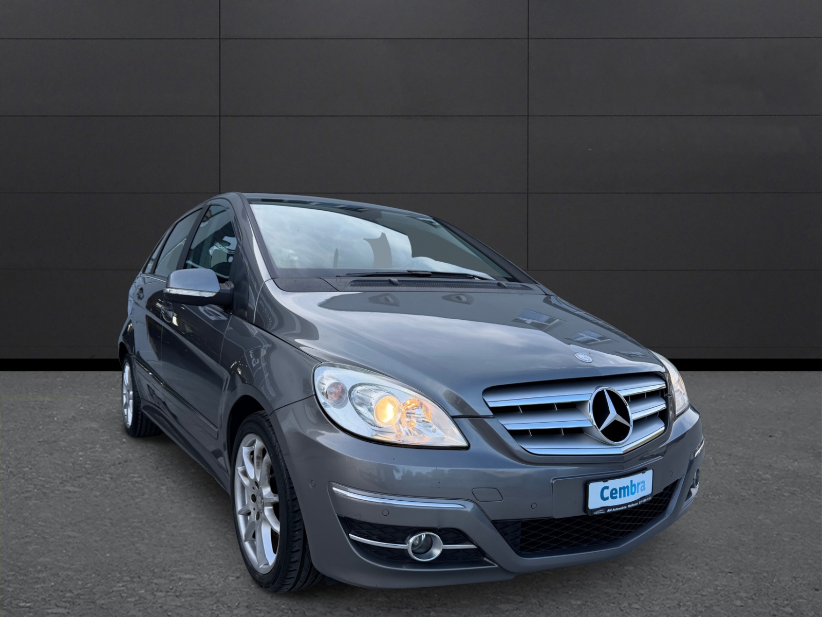 MERCEDES-BENZ B 180 Selection Autotronic-image-6
