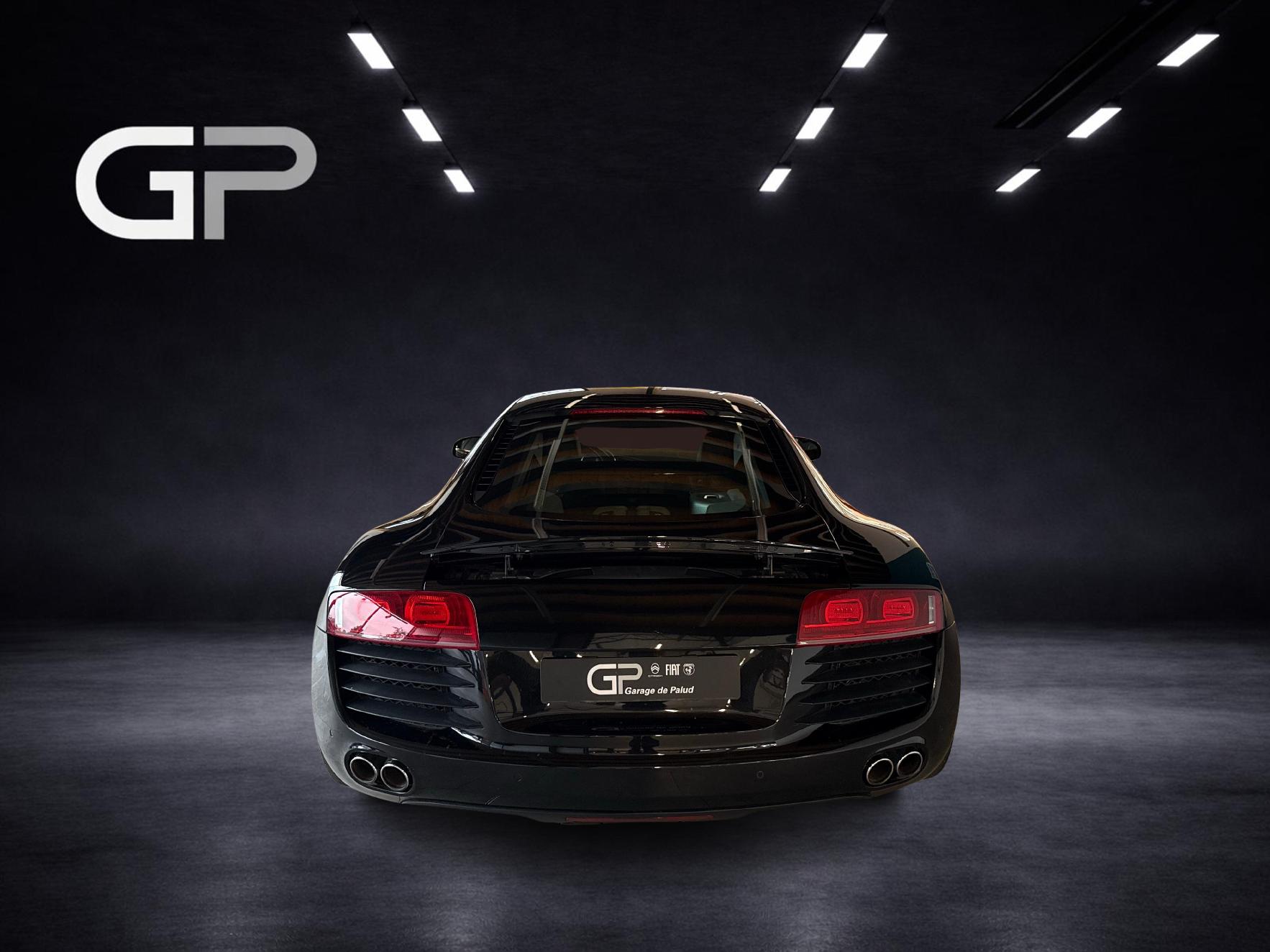 AUDI R8 Coupé 4.2-showroom-element-3