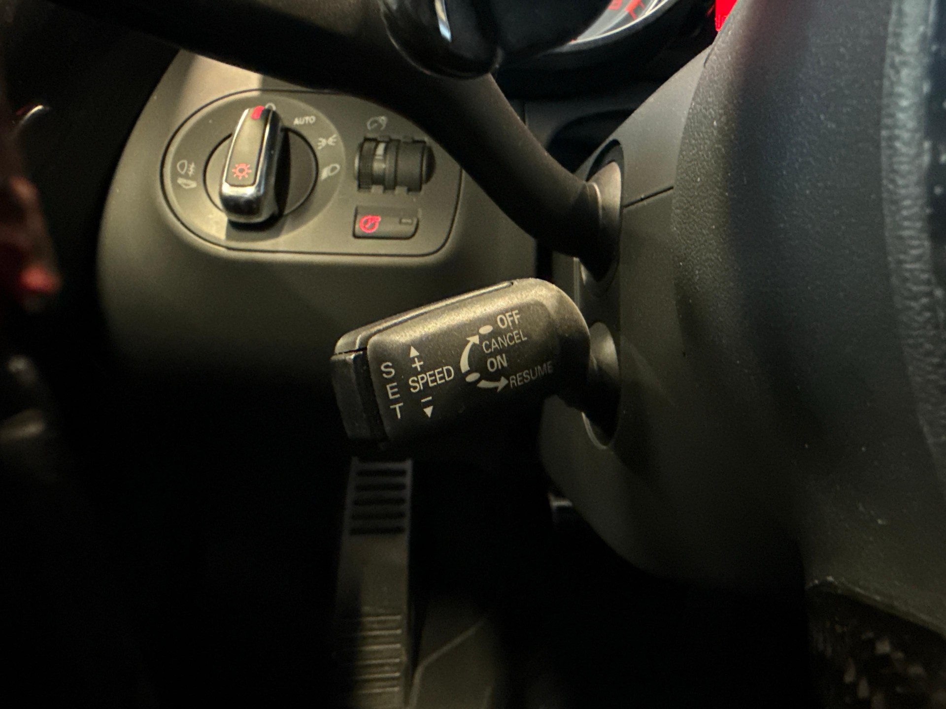 AUDI R8 Coupé 4.2-image-12