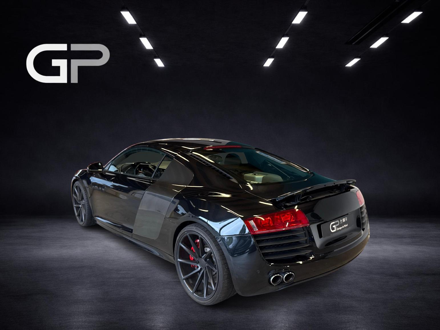 AUDI R8 Coupé 4.2-showroom-element-2