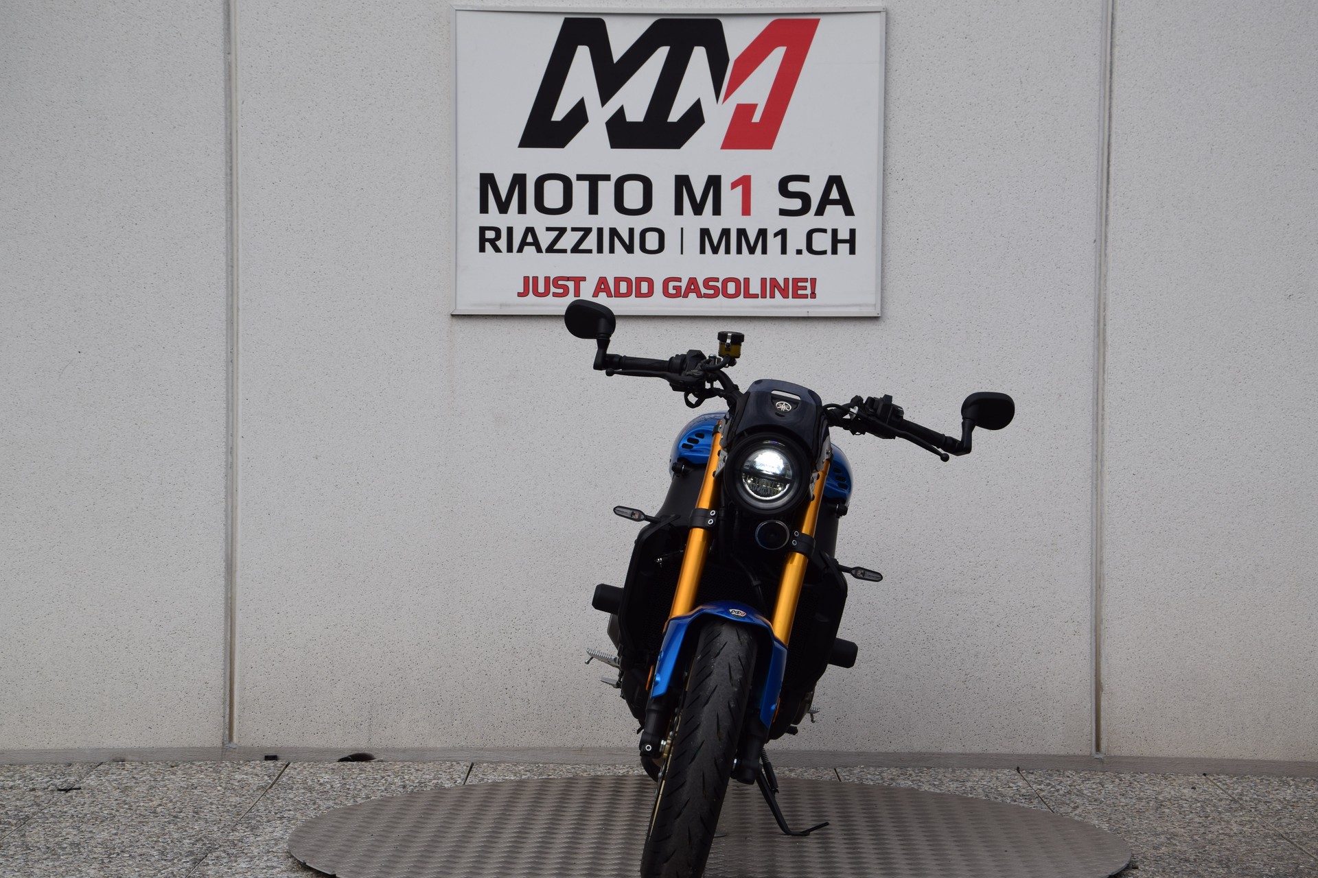 YAMAHA XSR 900-image-2