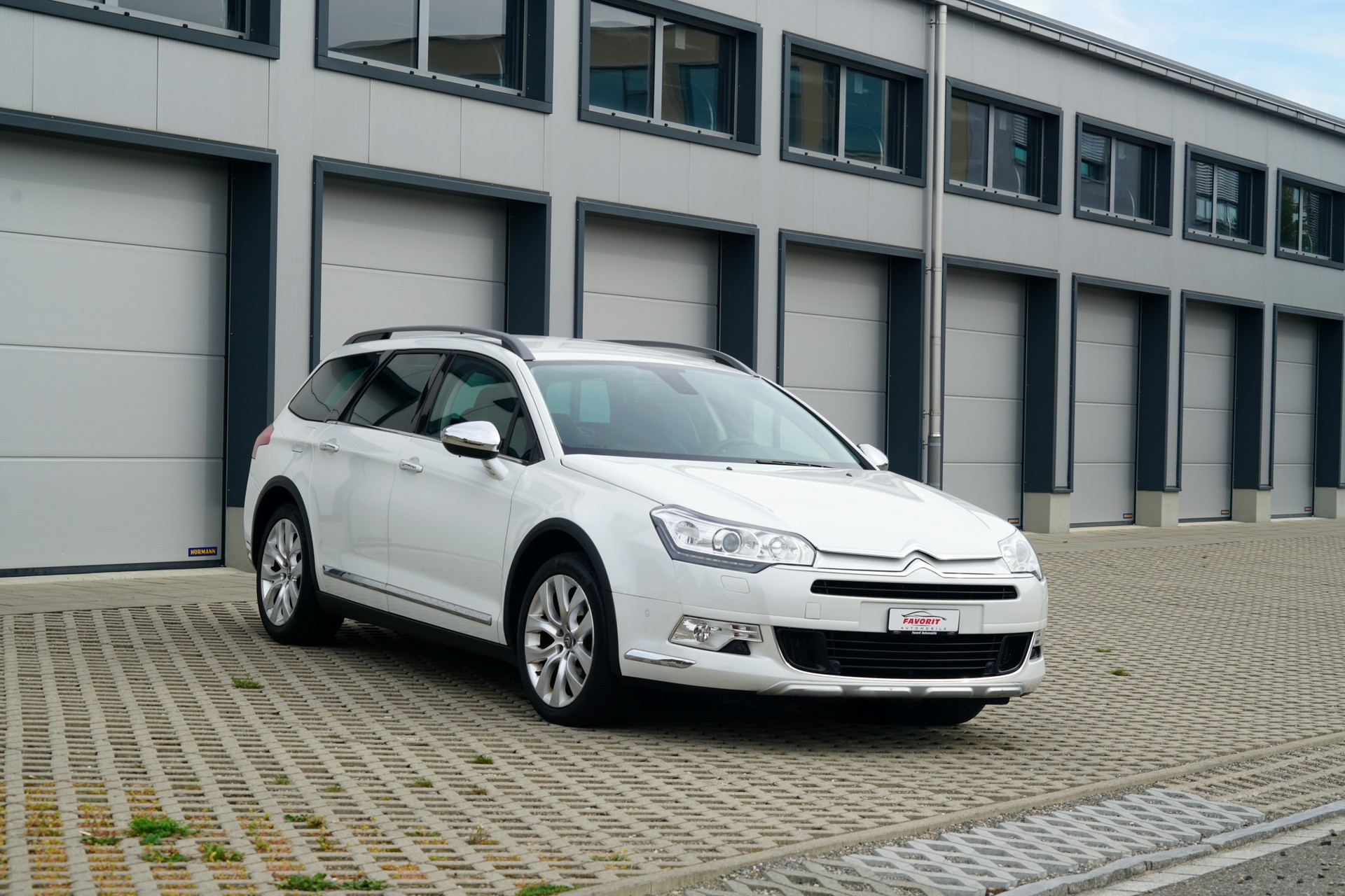 CITROEN C5 Tourer 2.2 HDi CrossTourer Automatic (CH)-image-9