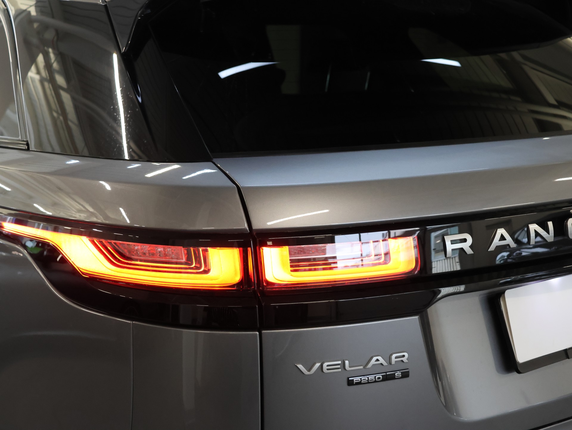 LAND ROVER Range Rover Velar P 250 S Automatic-image-5