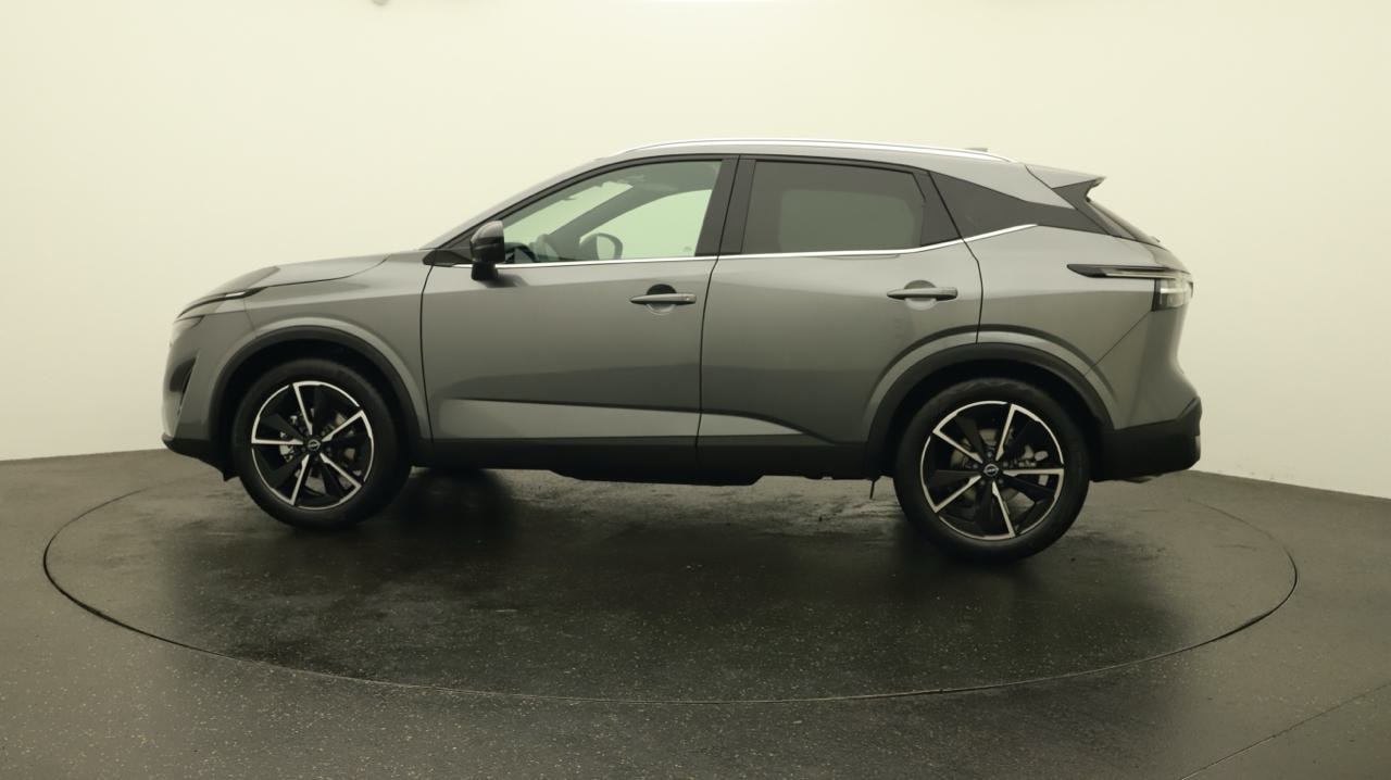 NISSAN Qashqai 1.3 DIG-T MHEV Tekna+ Xtronic 4x4-showroom-element-1
