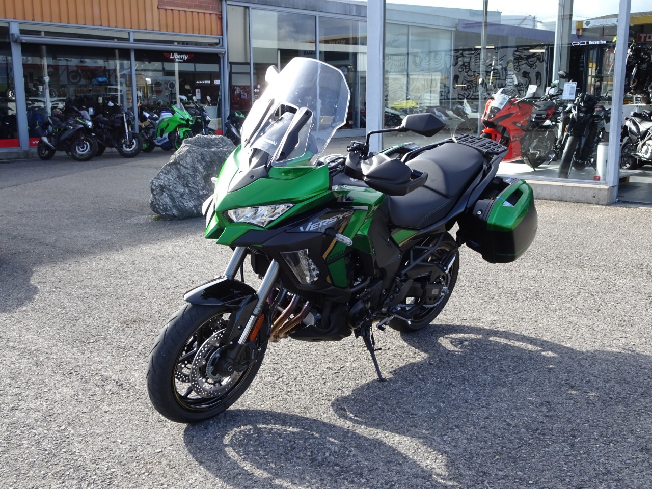KAWASAKI Versys 1100 SE Tourer-image-3