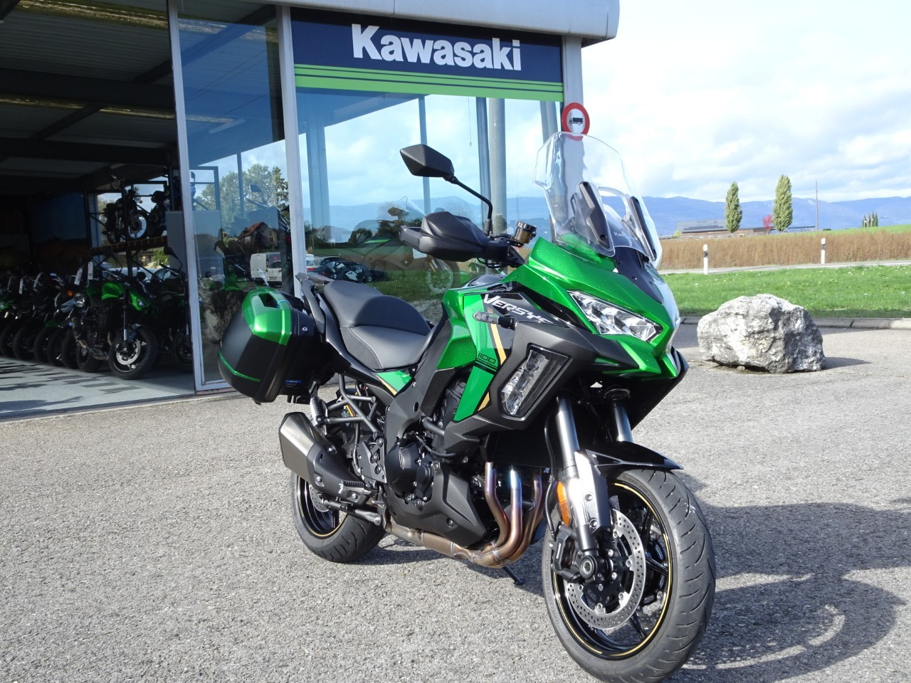 KAWASAKI Versys 1100 SE Tourer-image-1