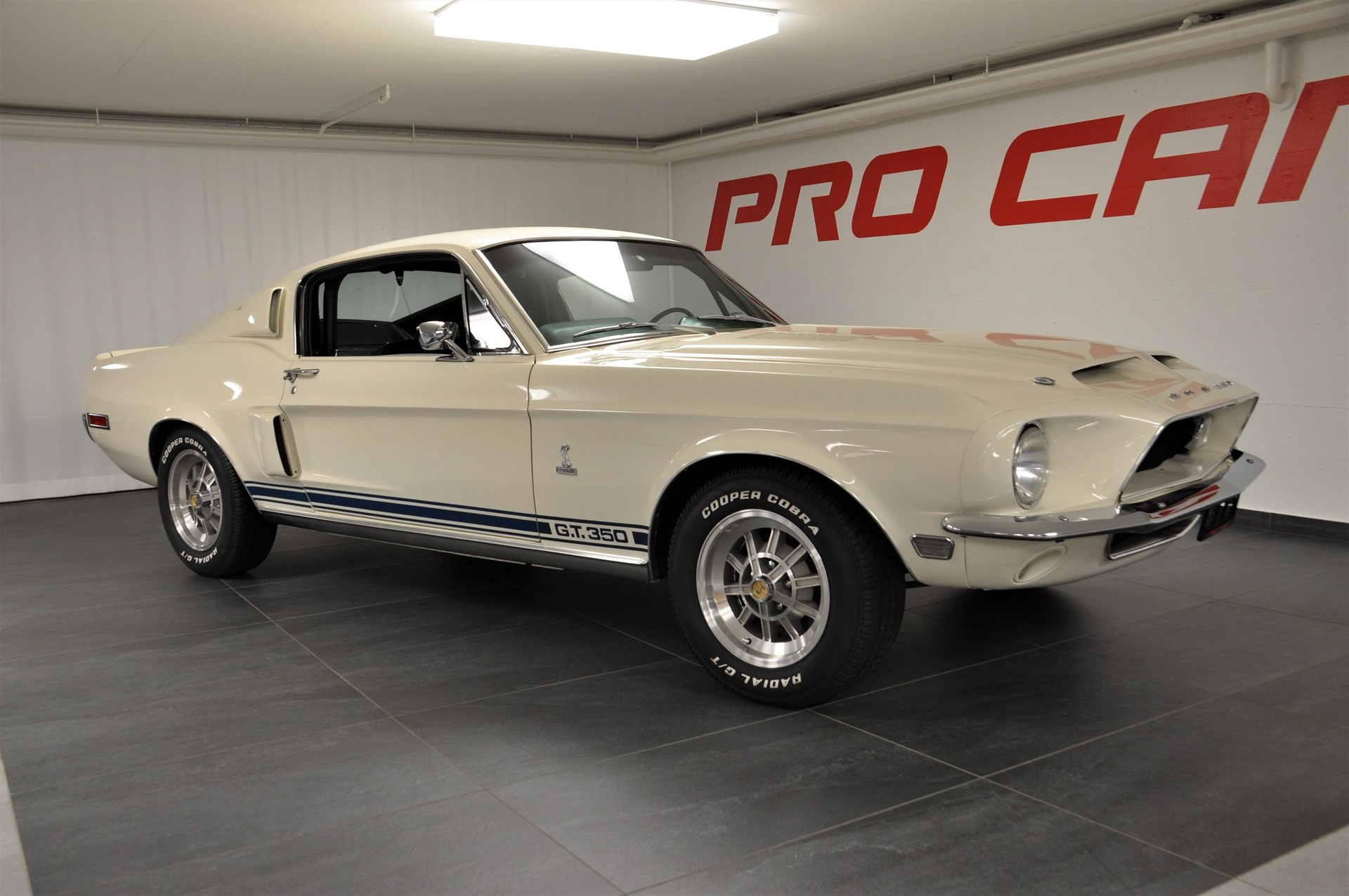 FORD MUSTANG Shelby GT350-image-4