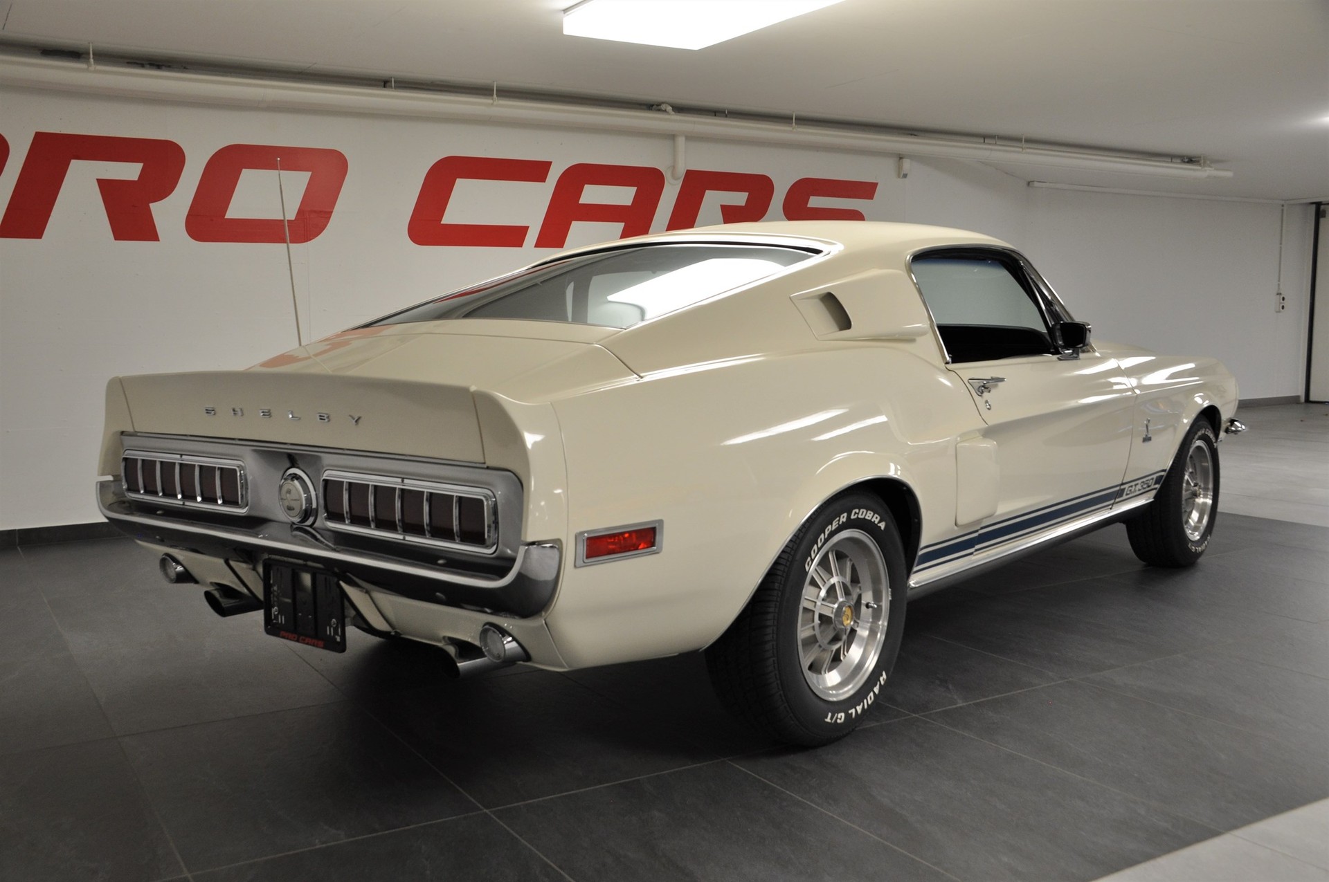 FORD MUSTANG Shelby GT350-image-7