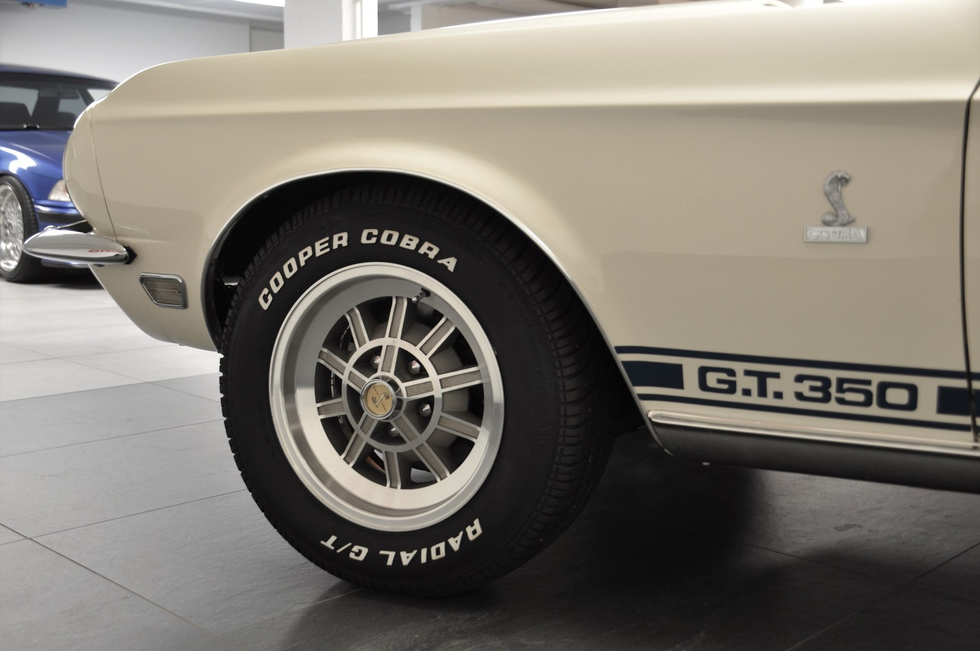 FORD MUSTANG Shelby GT350-image-9