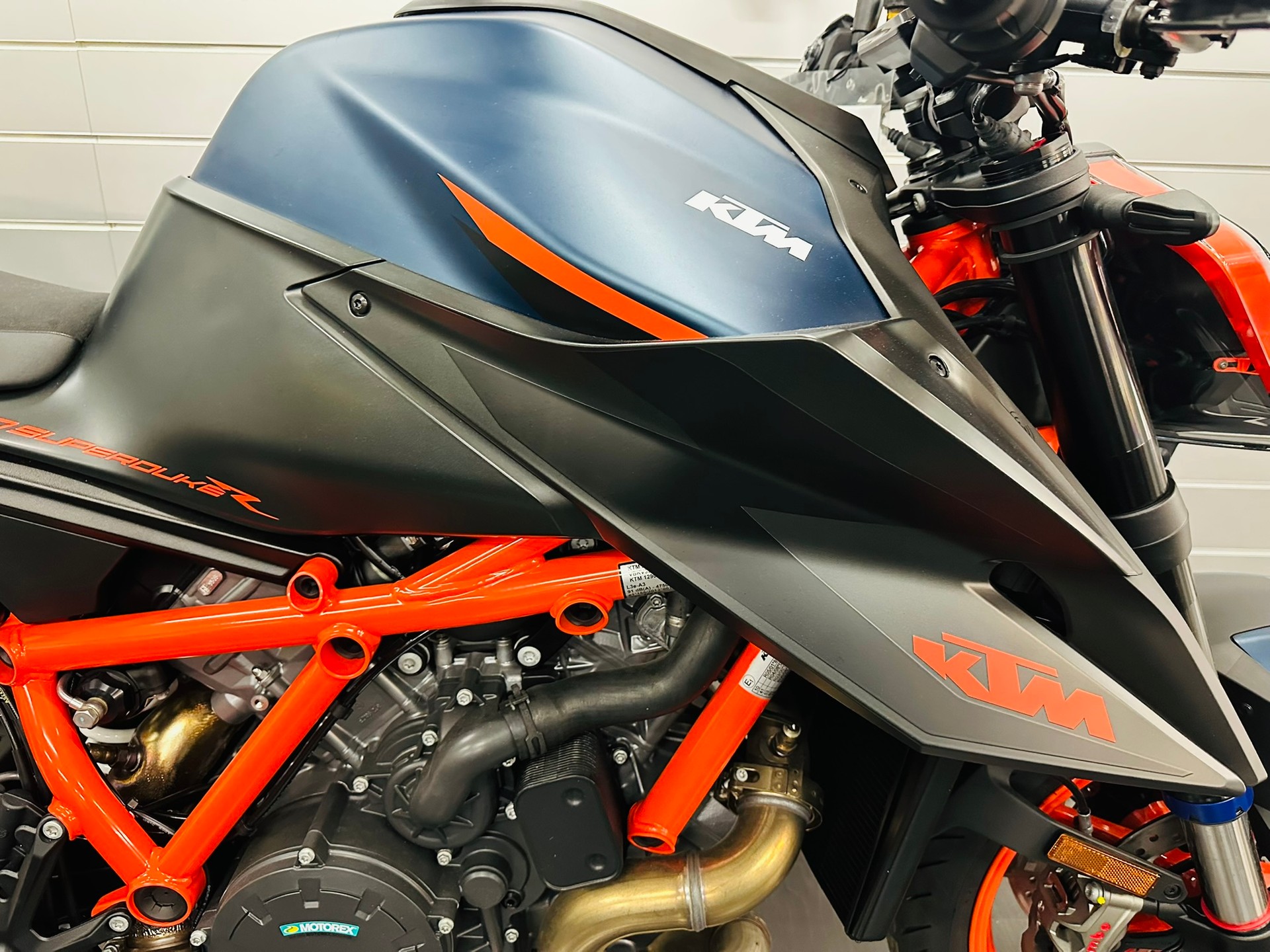 KTM 1290 Super Duke R EVO-image-4