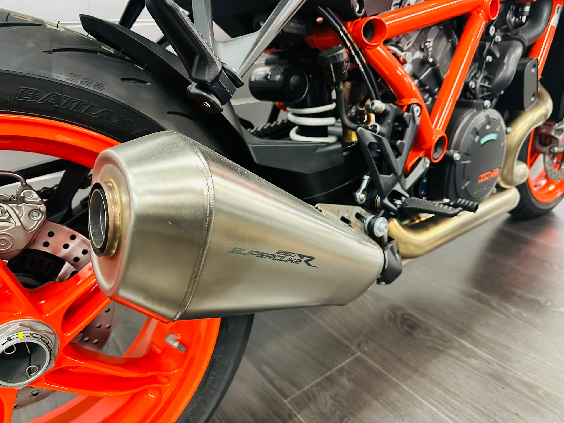 KTM 1290 Super Duke R EVO-image-5