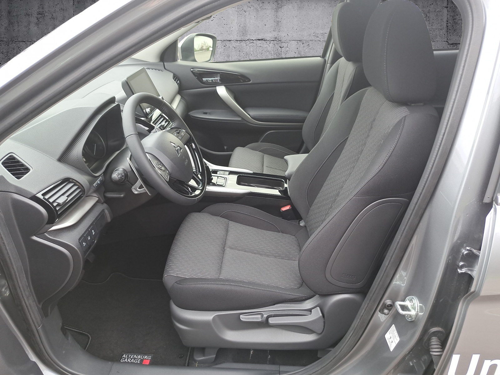 MITSUBISHI Eclipse Cross 2.4 PHEV Inform-image-9