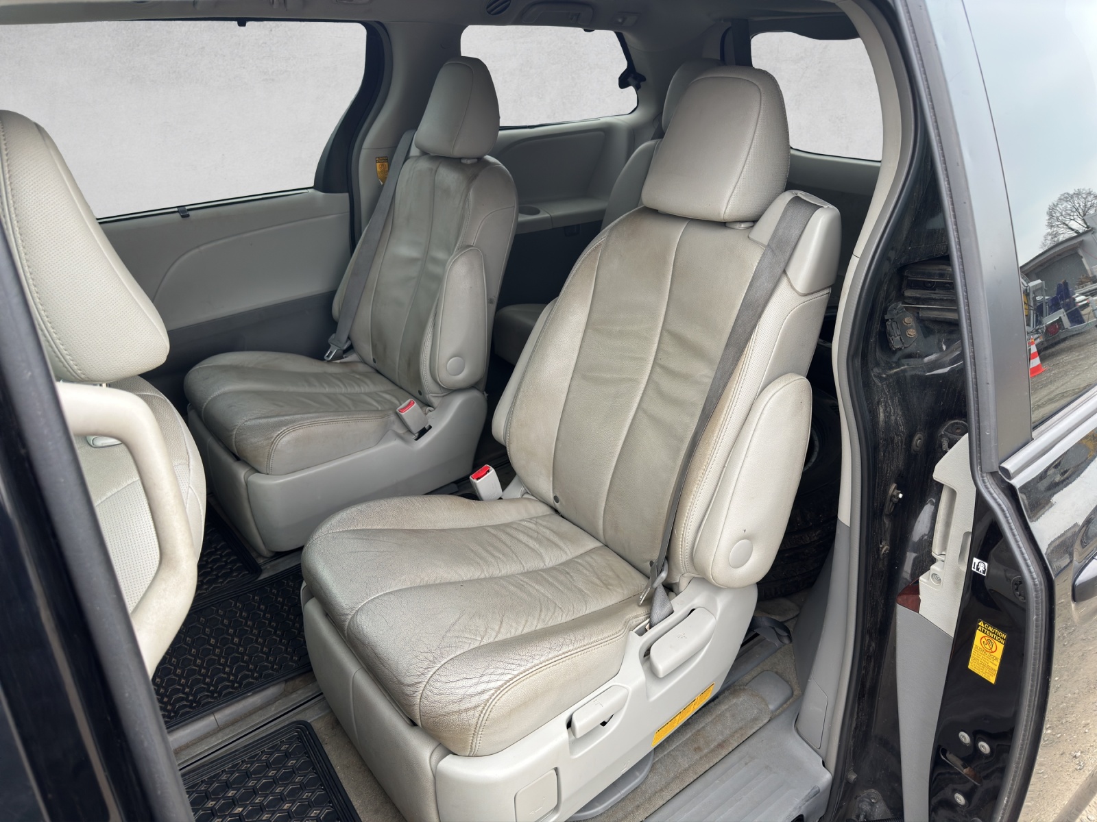 TOYOTA Sienna 3.5 A 4WD-image-14