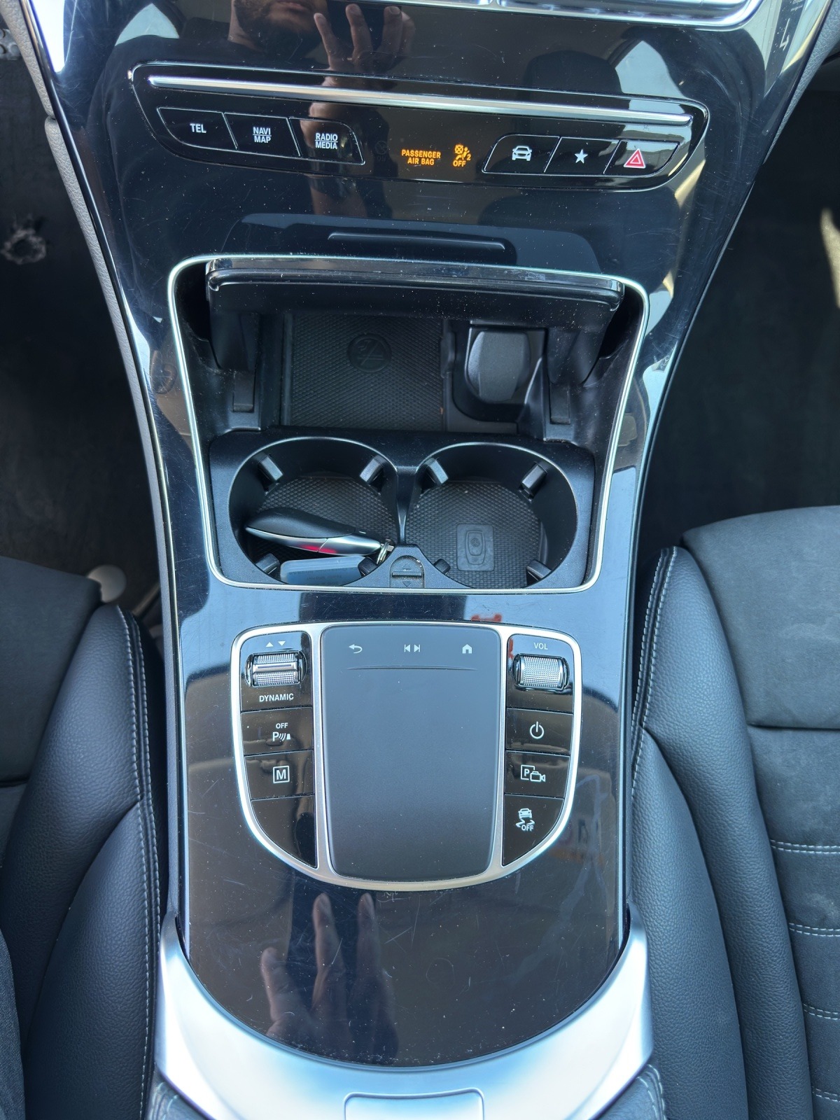 MERCEDES-BENZ GLC 300 e AMG Line 4Matic 9G-Tronic-image-13