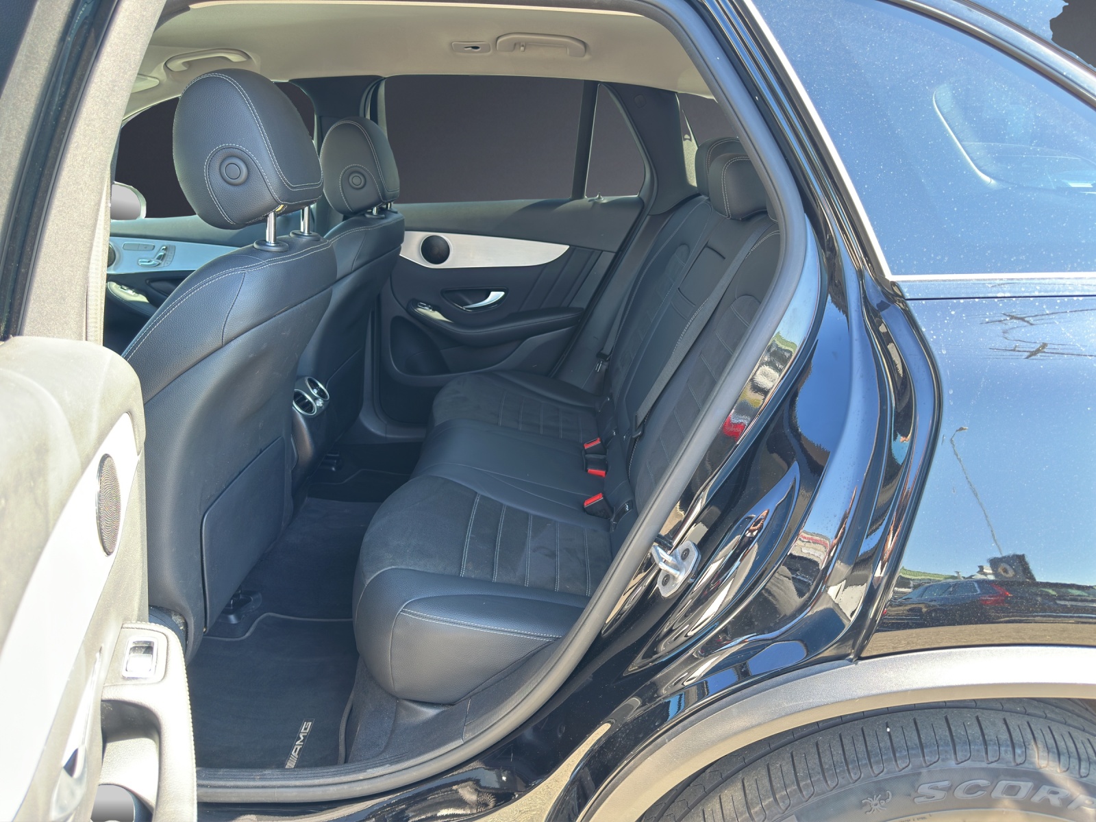 MERCEDES-BENZ GLC 300 e AMG Line 4Matic 9G-Tronic-image-11
