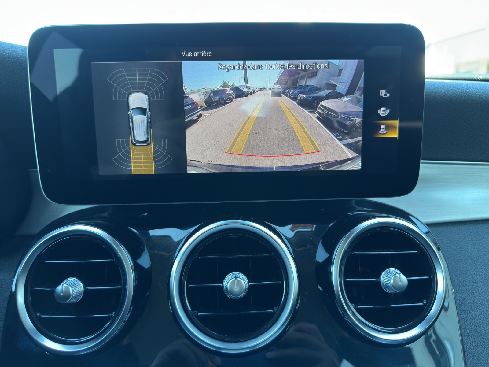 MERCEDES-BENZ GLC 300 e AMG Line 4Matic 9G-Tronic-image-18