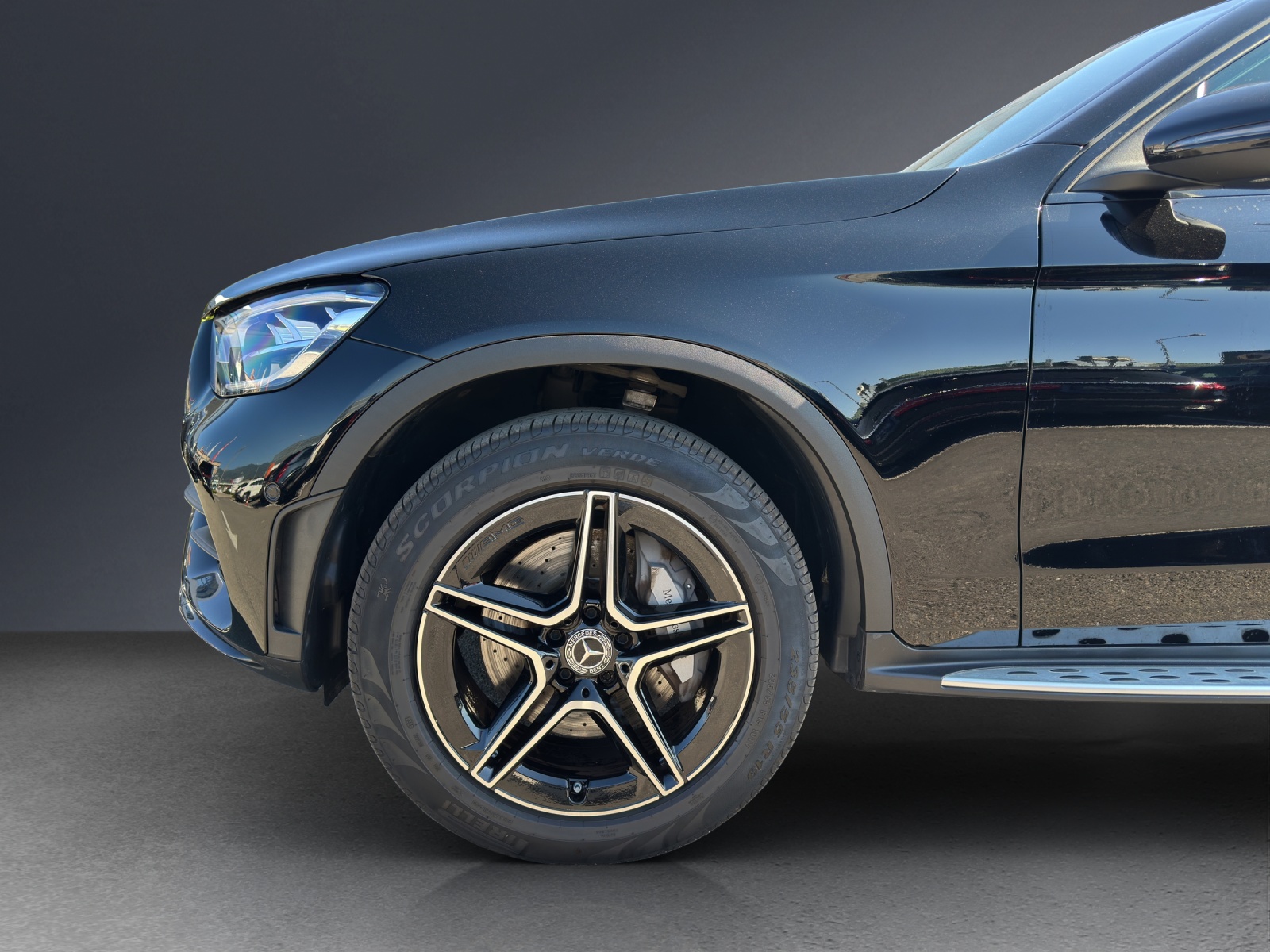 MERCEDES-BENZ GLC 300 e AMG Line 4Matic 9G-Tronic-image-6