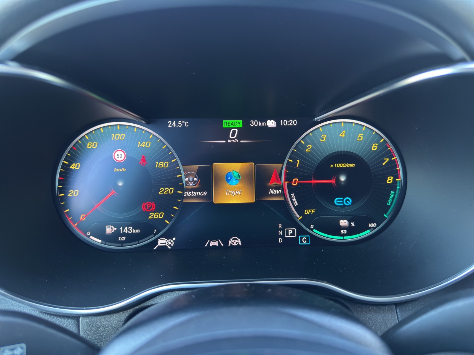 MERCEDES-BENZ GLC 300 e AMG Line 4Matic 9G-Tronic-image-16