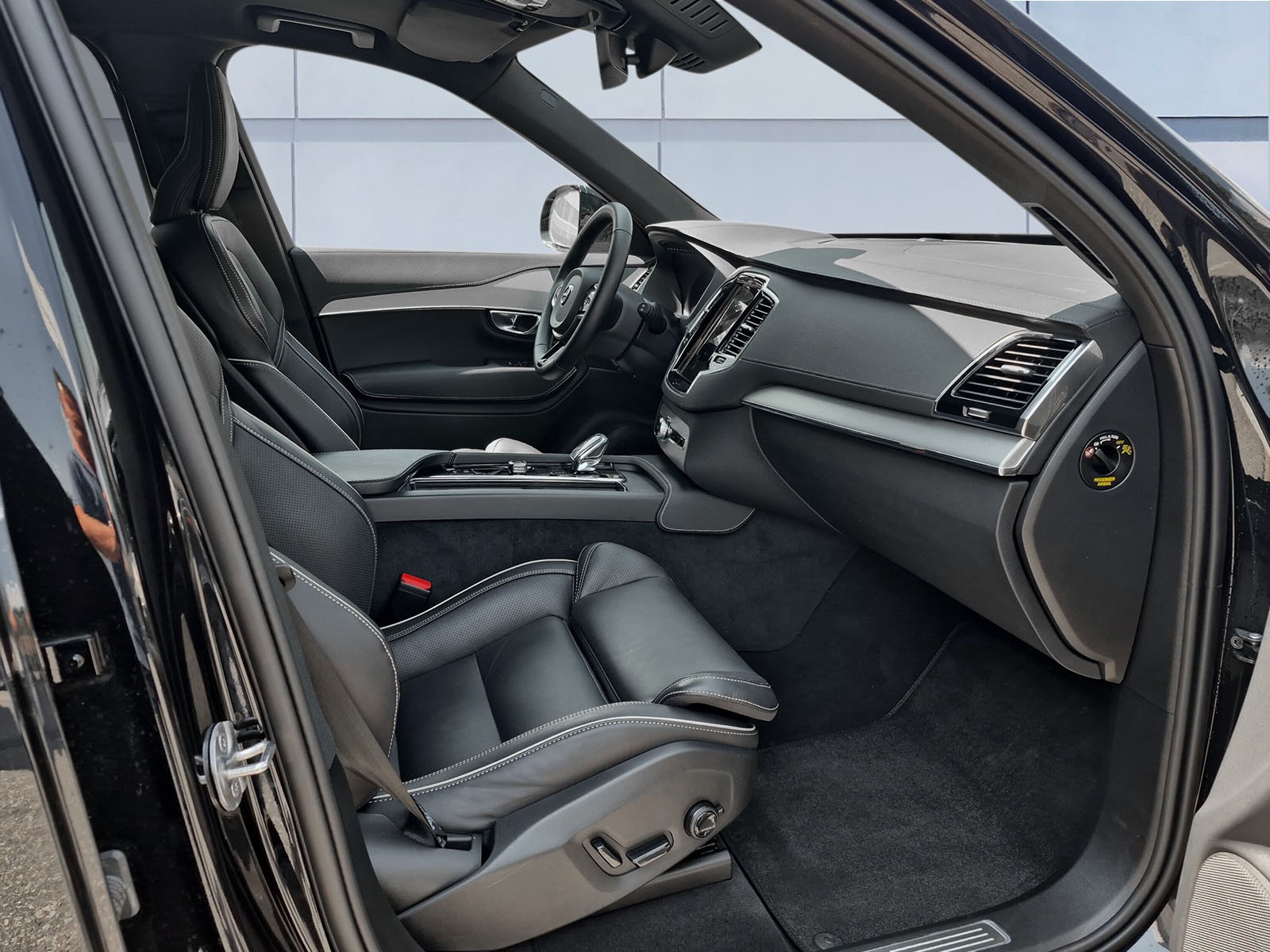 VOLVO XC90 2.0 T8 TE Plus Dark 7 P. eAWD-image-12