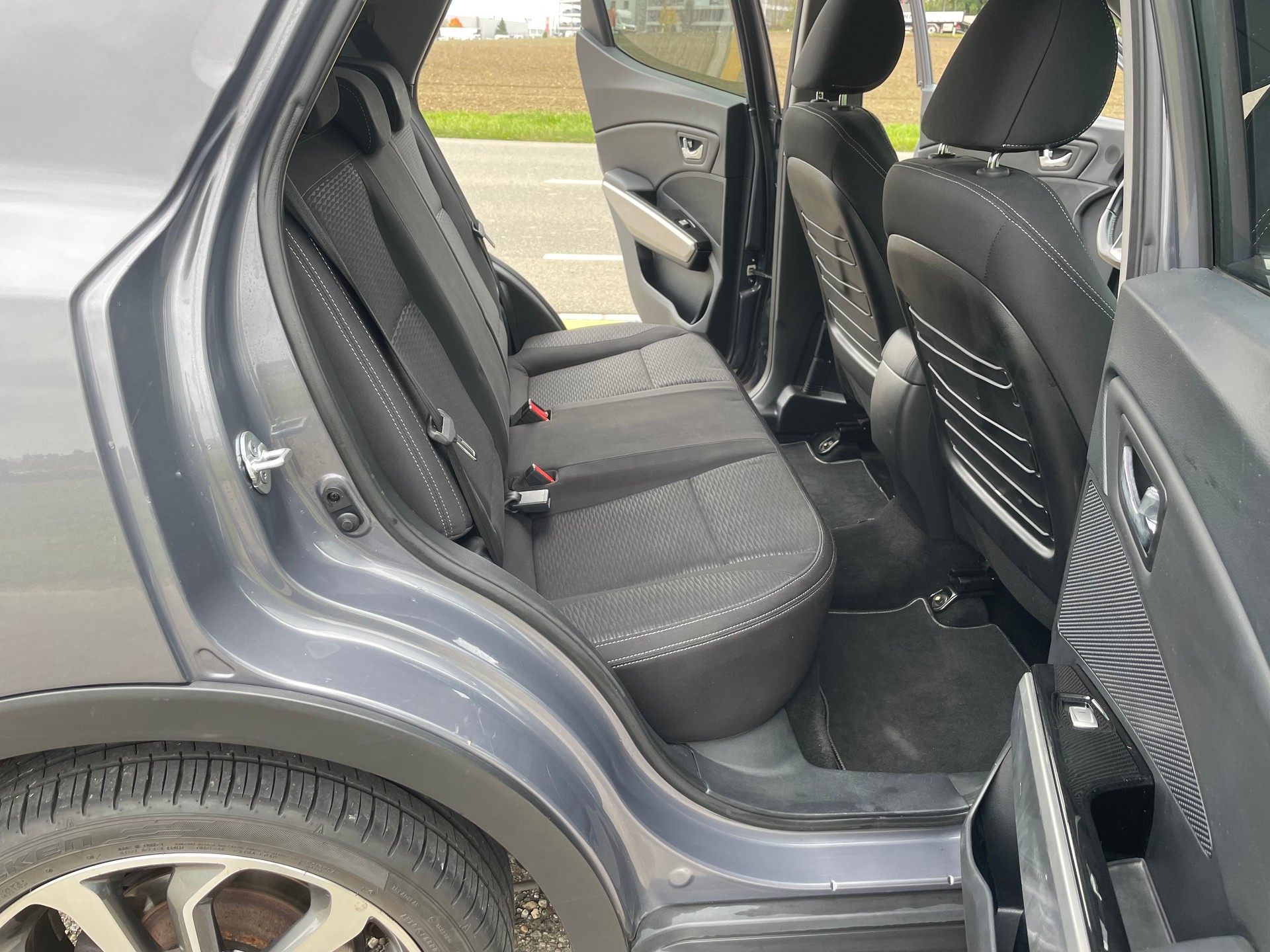 KGM-SsangYong Tivoli 1.6 e-XGi Quartz 2WD-image-9