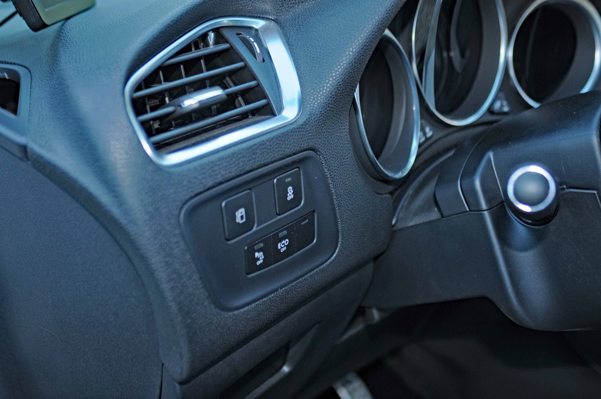 DS AUTOMOBILES DS4 2.0 HDi Dark Top Automatic-image-16
