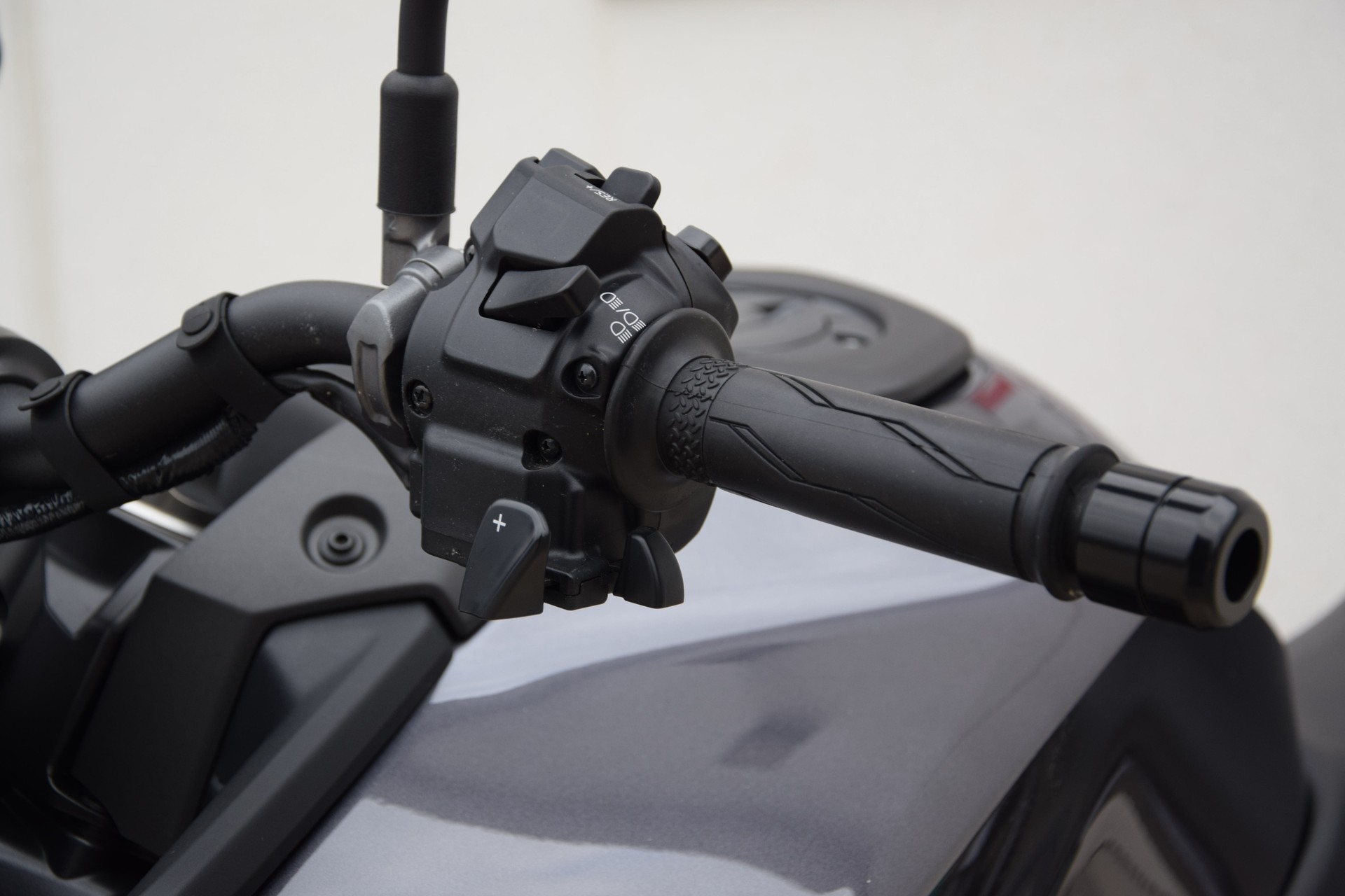 YAMAHA MT-09 Y-AMT-image-11