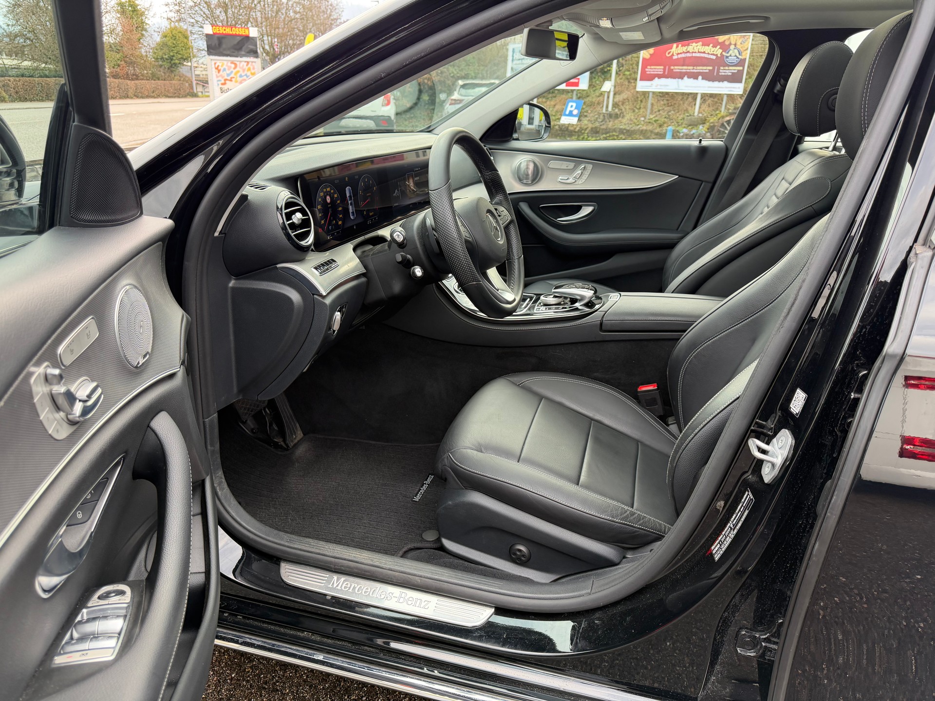 MERCEDES-BENZ E 250 Exclusive-image-11