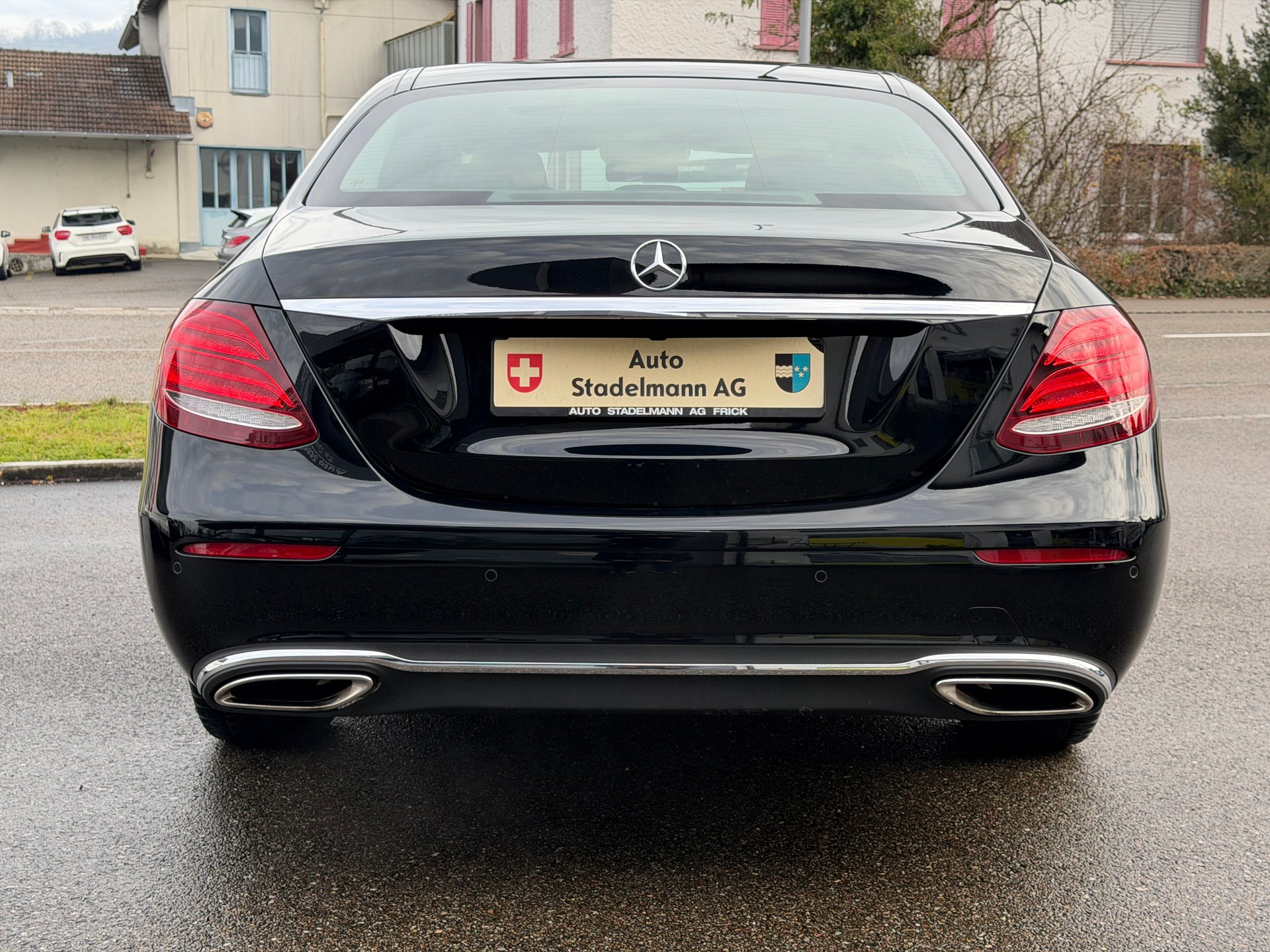 MERCEDES-BENZ E 250 Exclusive-image-4