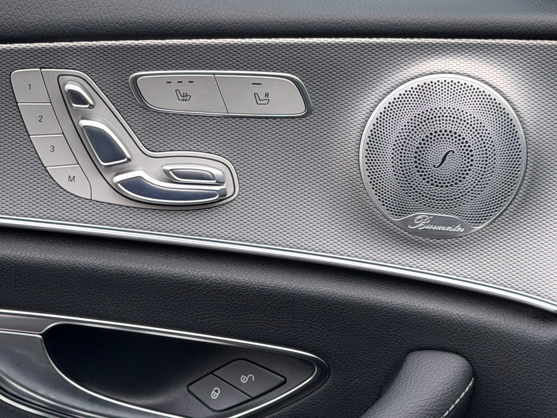 MERCEDES-BENZ E 250 Exclusive-image-13