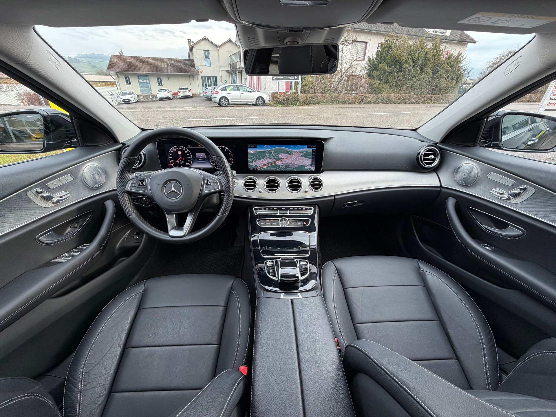 MERCEDES-BENZ E 250 Exclusive-image-21