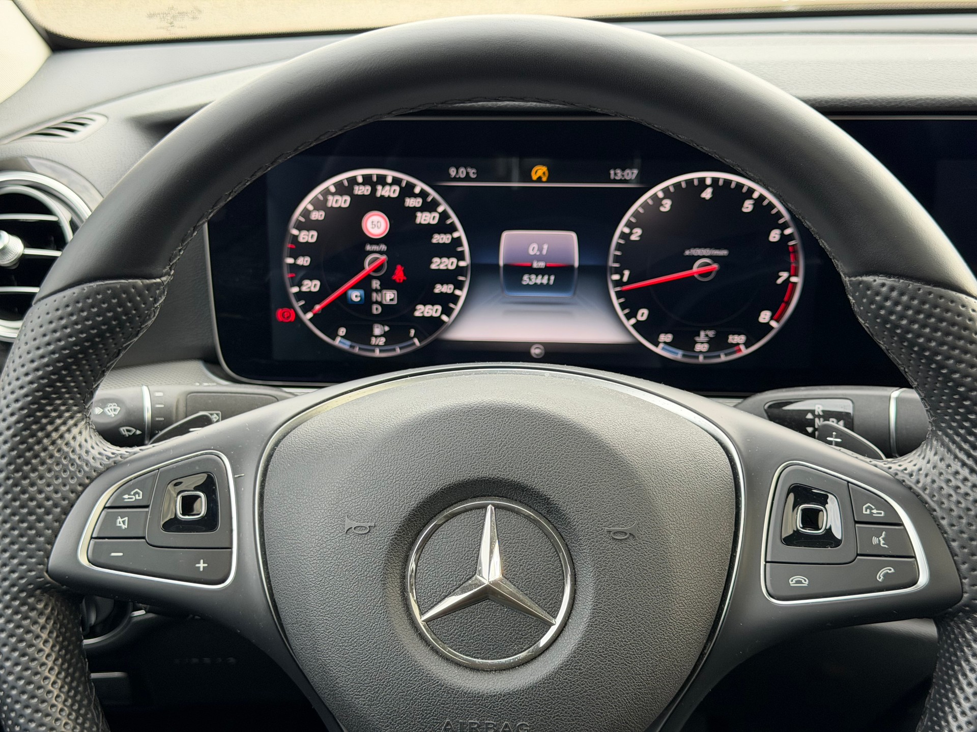 MERCEDES-BENZ E 250 Exclusive-image-16