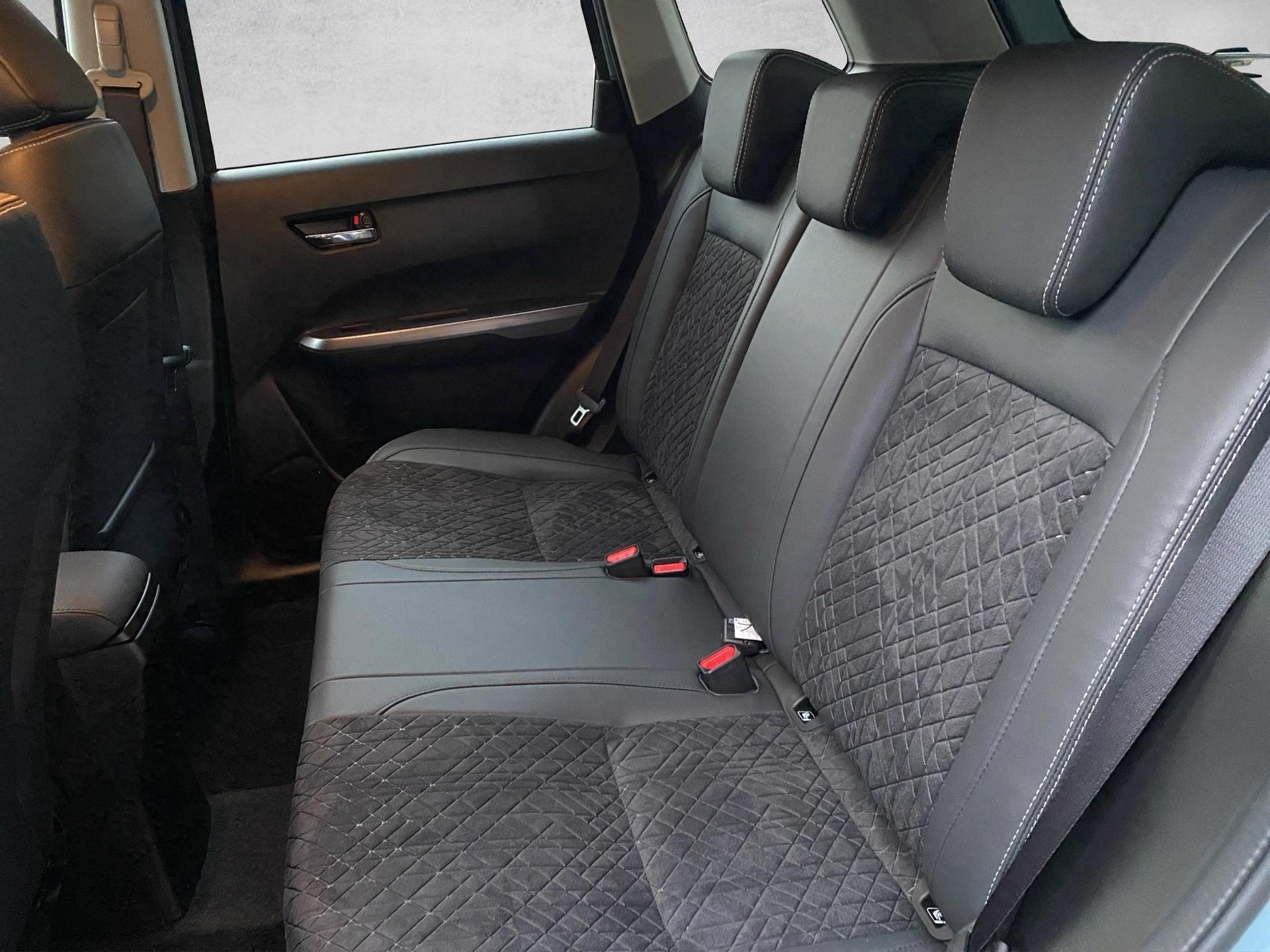 SUZUKI Vitara 1.4 Boosterjet Compact Top 4x4 Hybrid Automatic-image-10